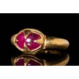 JAVANESE GOLD RING WITH RUBY CABOCHON