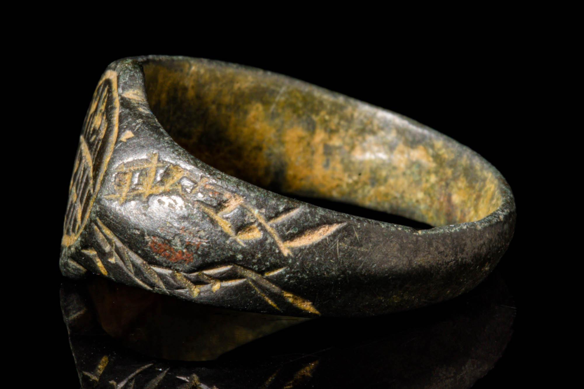 MEDIEVAL BRONZE RING WITH INSCRIPTION - Image 3 of 4