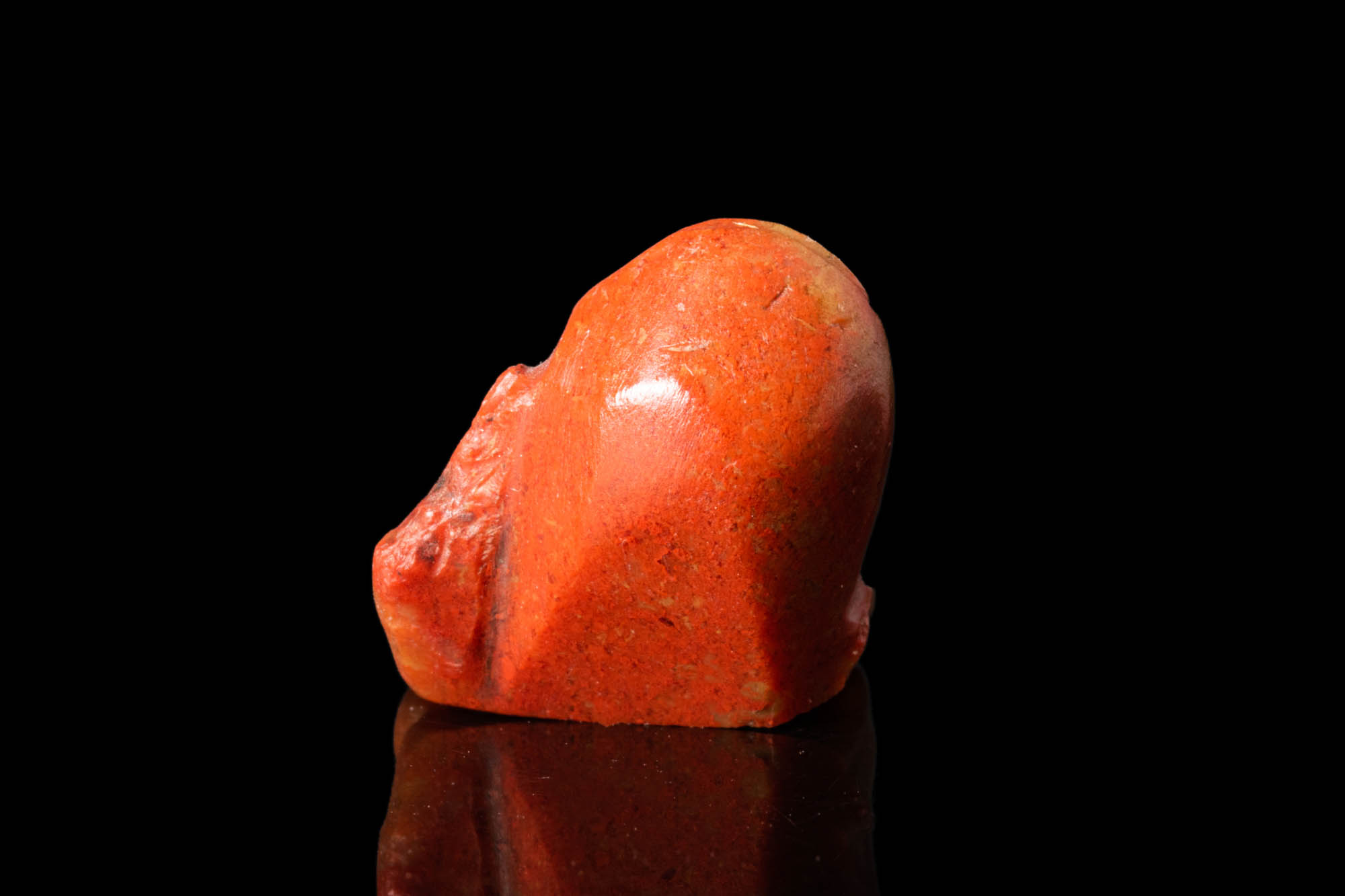 EGYPTIAN FRAGMENT OF A FINGER IN RED JASPER - Image 3 of 4