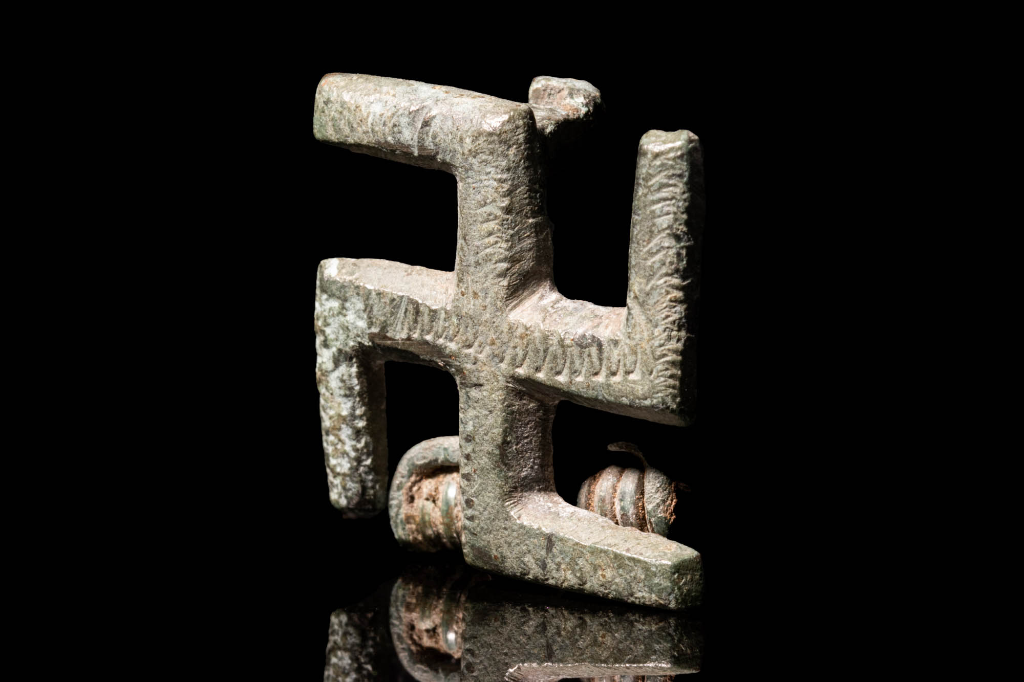 ROMAN BRONZE SWASTIKA BROOCH - Image 2 of 3