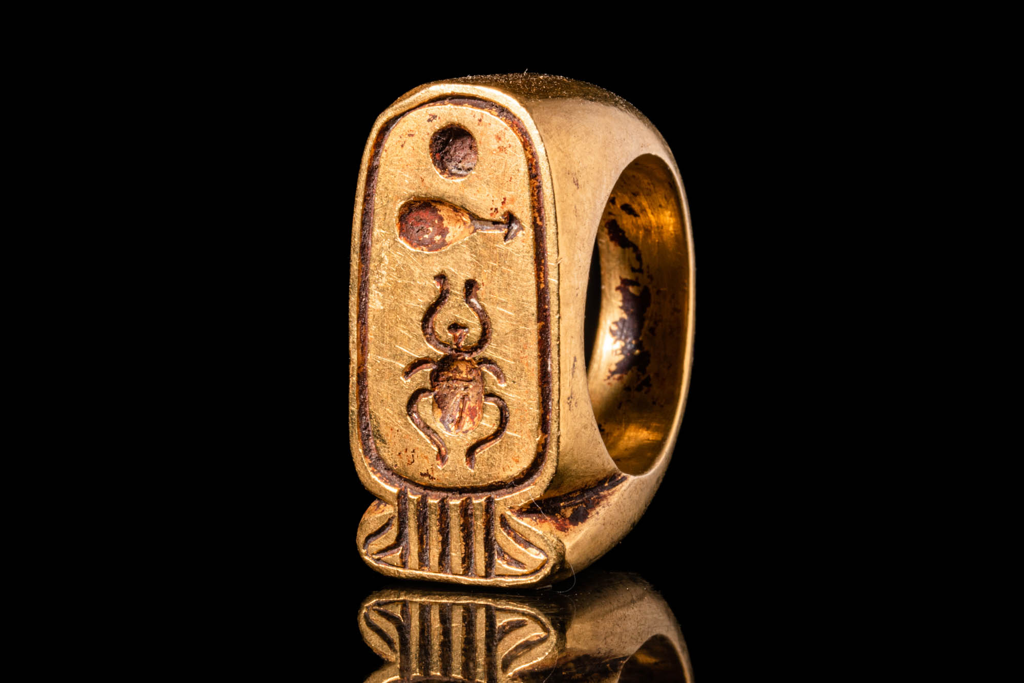HEAVY EGYPTIAN CARTOUCHE GOLD RING - 82 GRAMS - Image 2 of 6