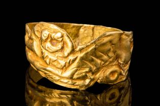 SCYTHIAN GOLD FINGER RING DEPICTING A LION