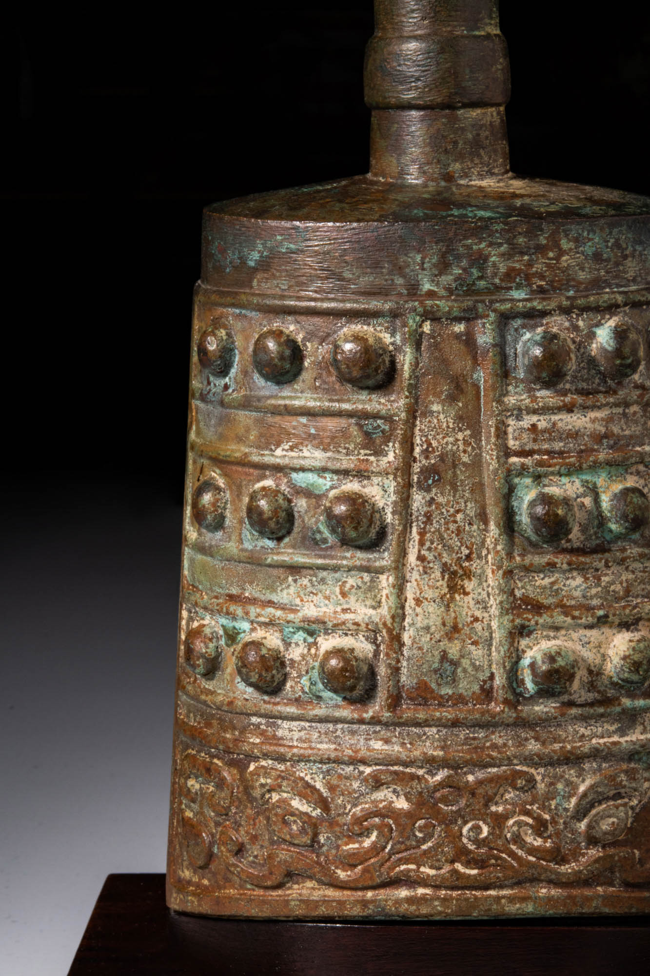 CHINESE BRONZE BELL DECORATED WITH ABSTRACT PHOENIX - Image 5 of 5