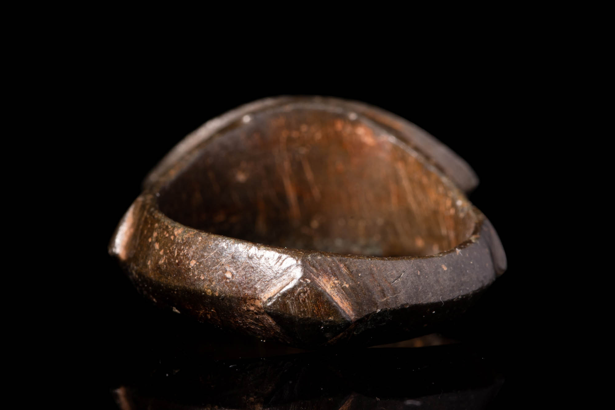 BYZANTINE BRONZE RING WITH ALMOND SHAPE BEZEL - Image 4 of 4