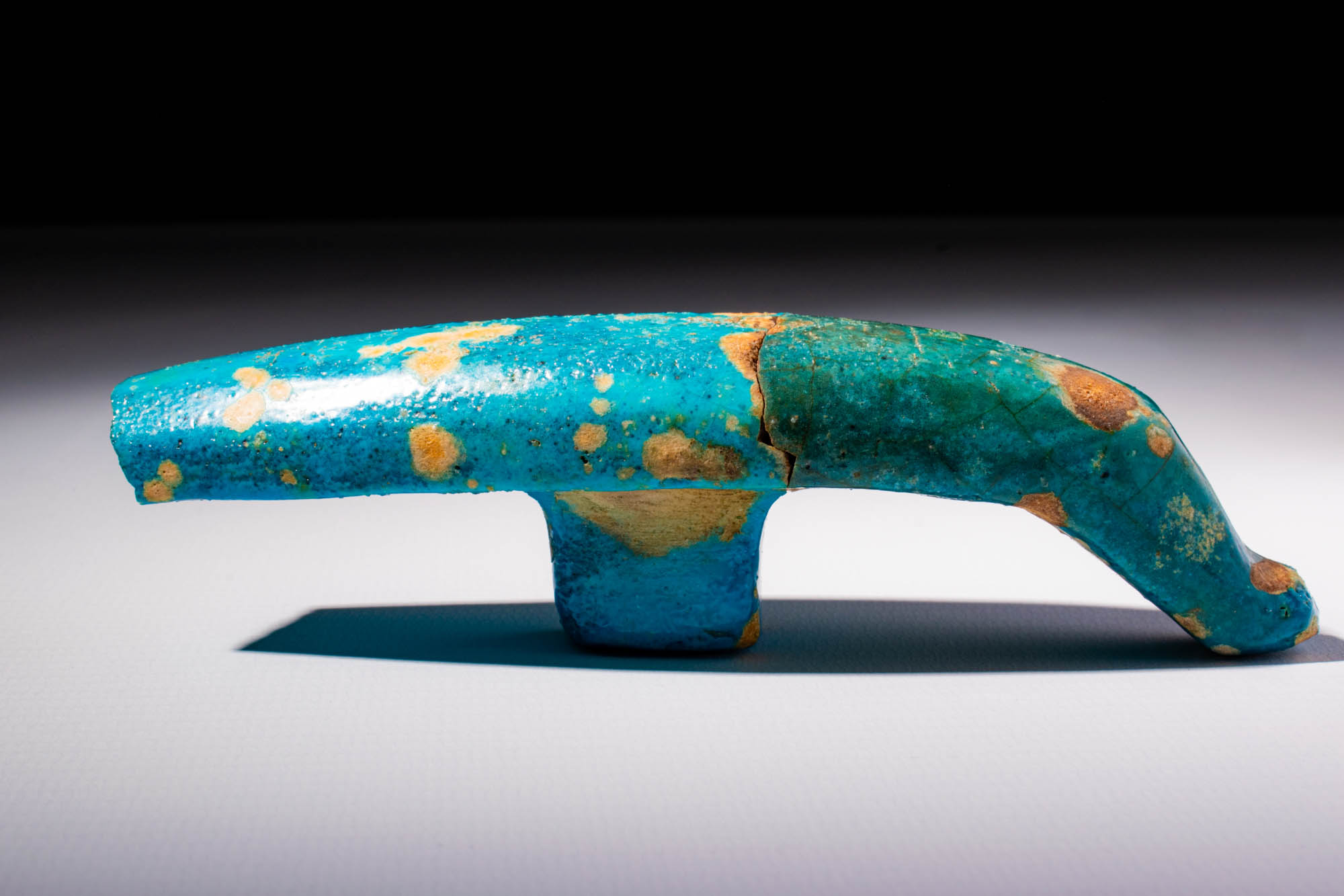 EGYPTIAN FAIENCE FUNERARY MODEL BOAT FRAGMENT - Image 3 of 5