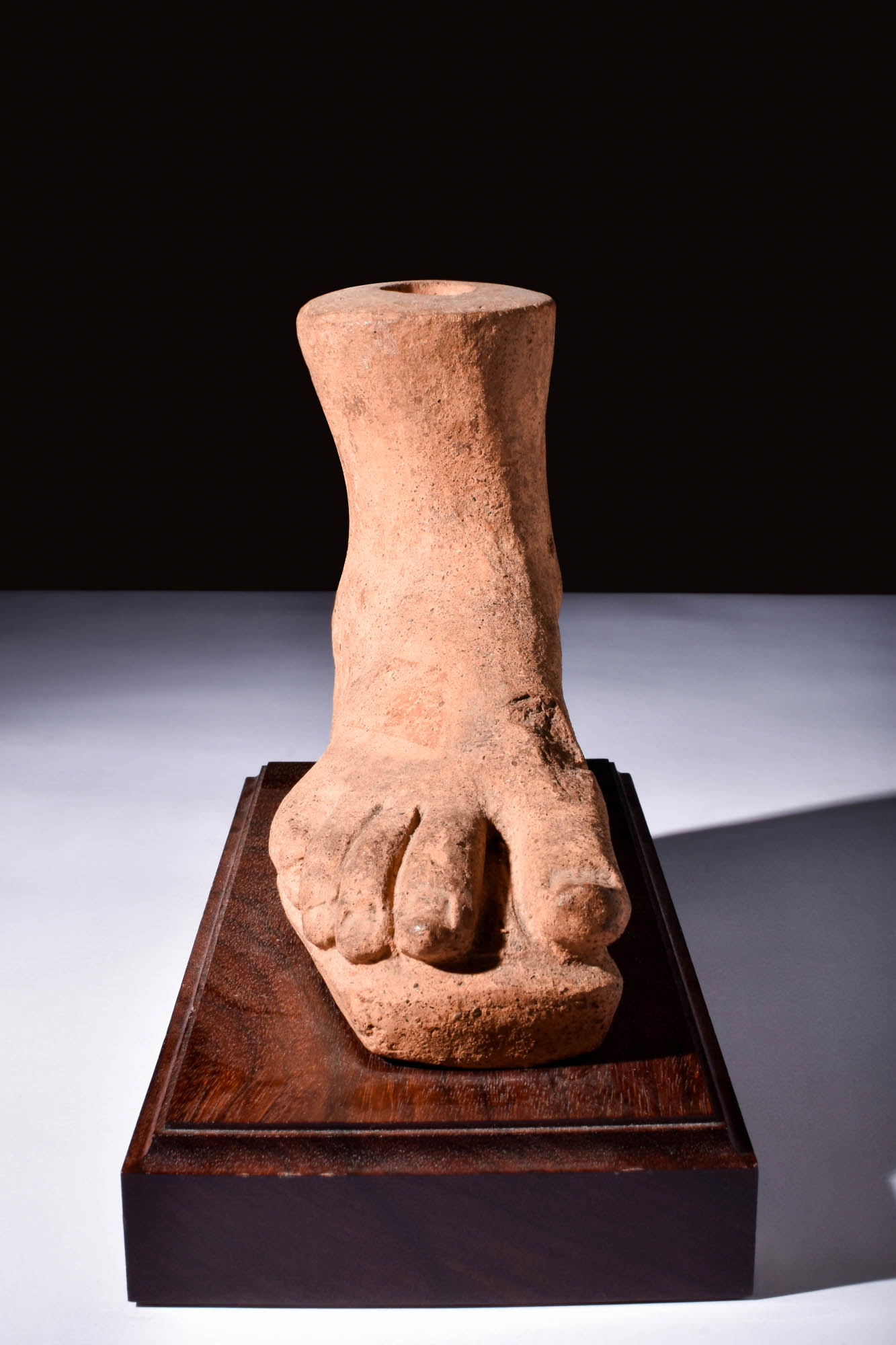ETRUSCAN POTTERY LIFE-SIZE VOTIVE FOOT - Image 5 of 5