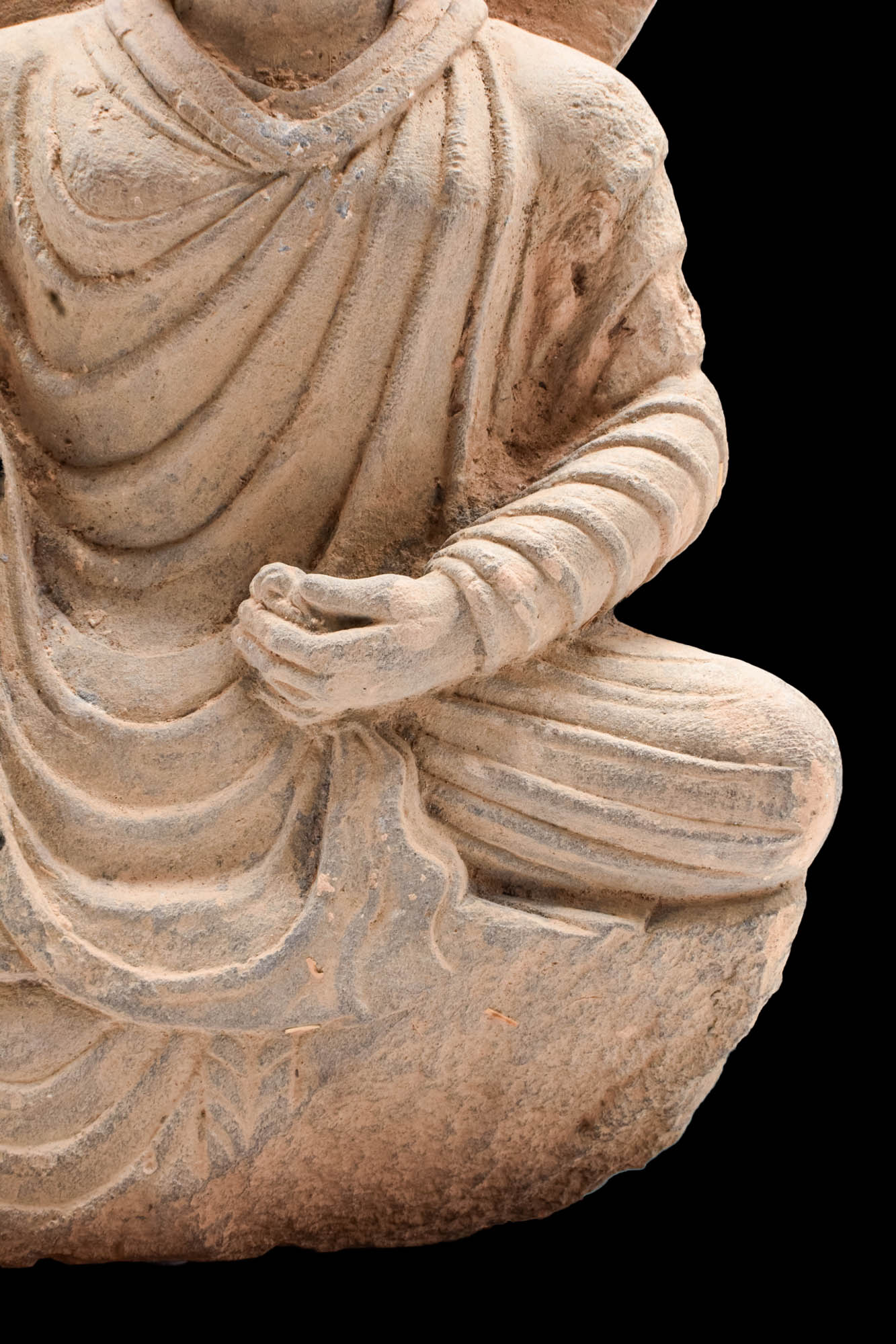 GANDHARAN GRAY SCHIST FIGURE OF A SEATED BUDDHA - Image 6 of 6