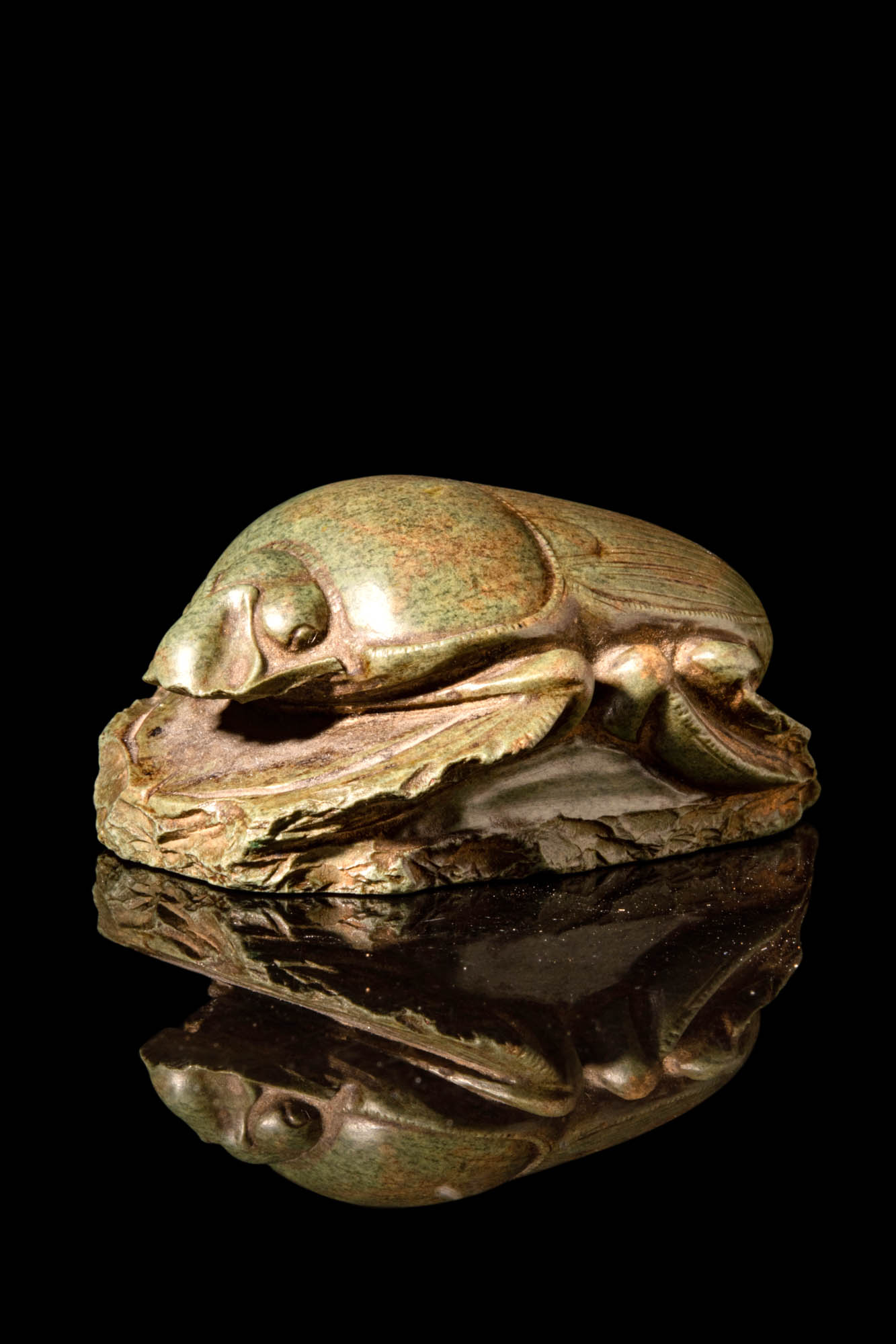 EGYPTIAN GREEN STONE HEART SCARAB - Image 5 of 7