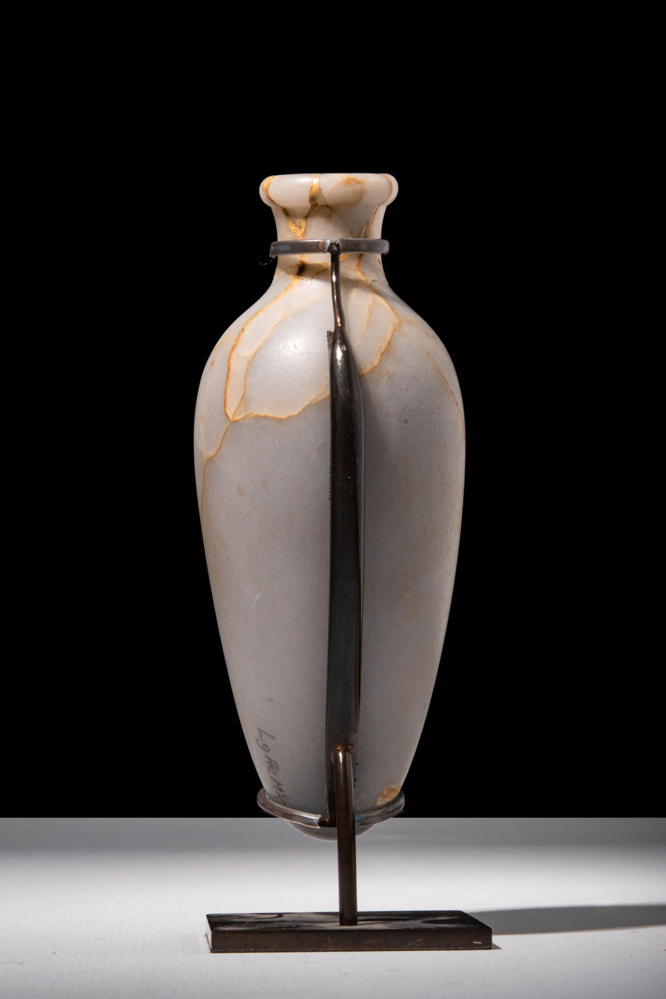 EGYPTIAN ANHYDRITE KOHL VASE - Image 4 of 5