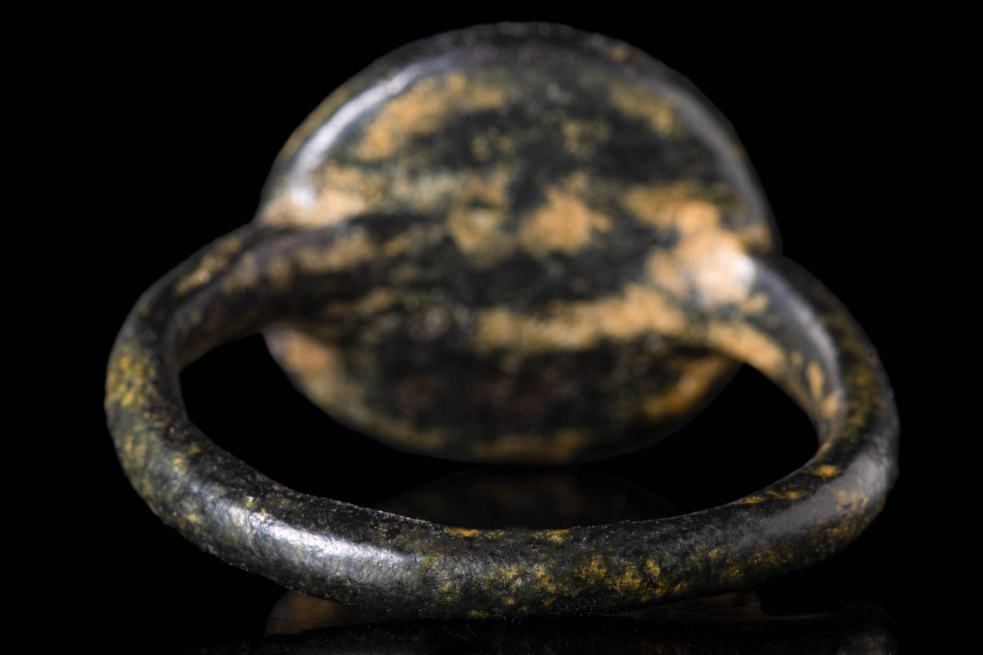 MEDIEVAL BRONZE RING DEPICTING A STAG - Image 4 of 4