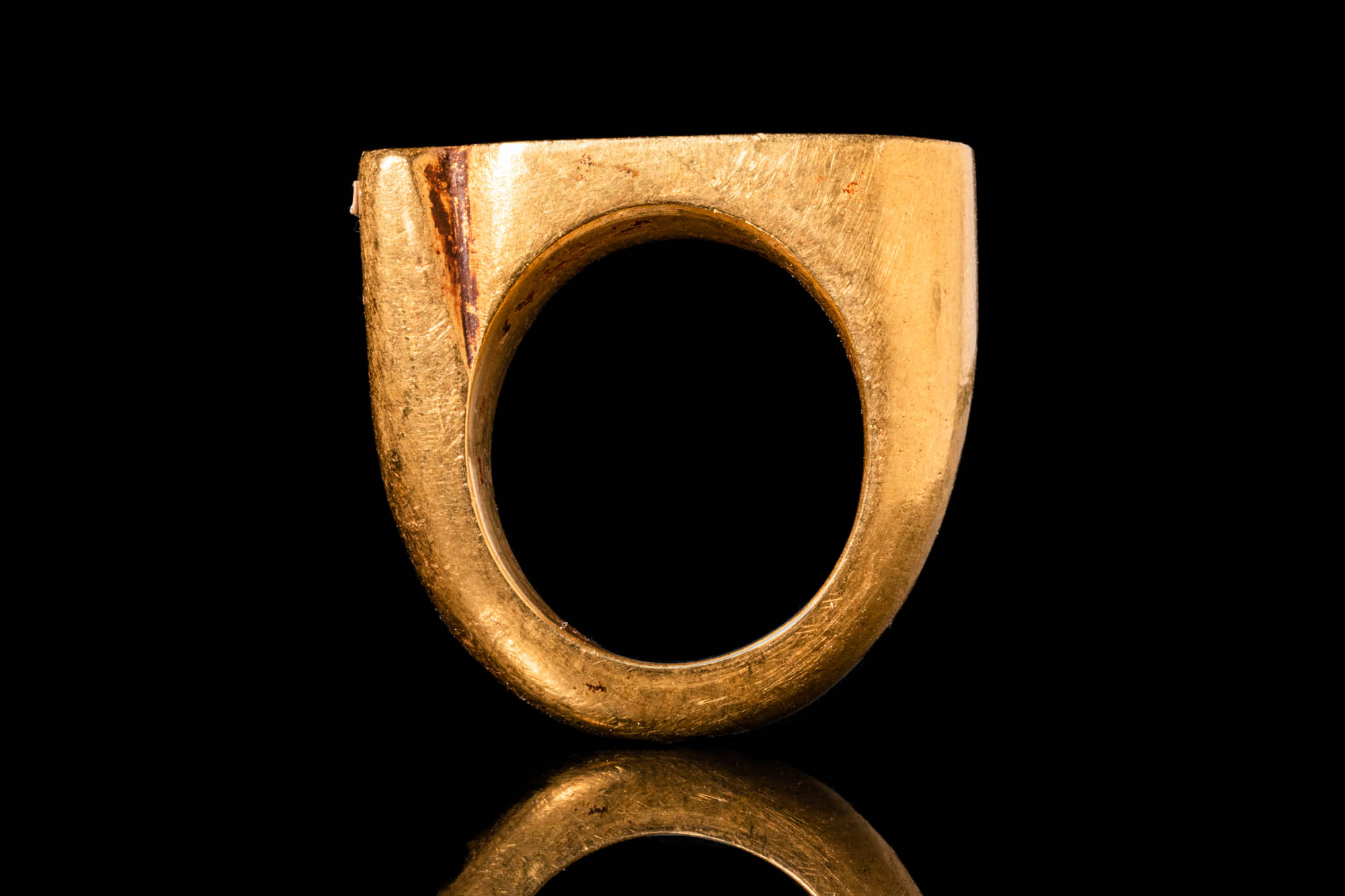 HEAVY EGYPTIAN CARTOUCHE GOLD RING - 82 GRAMS - Image 6 of 6