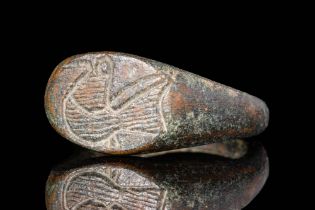 ROMAN BRONZE RING WITH A BIRD