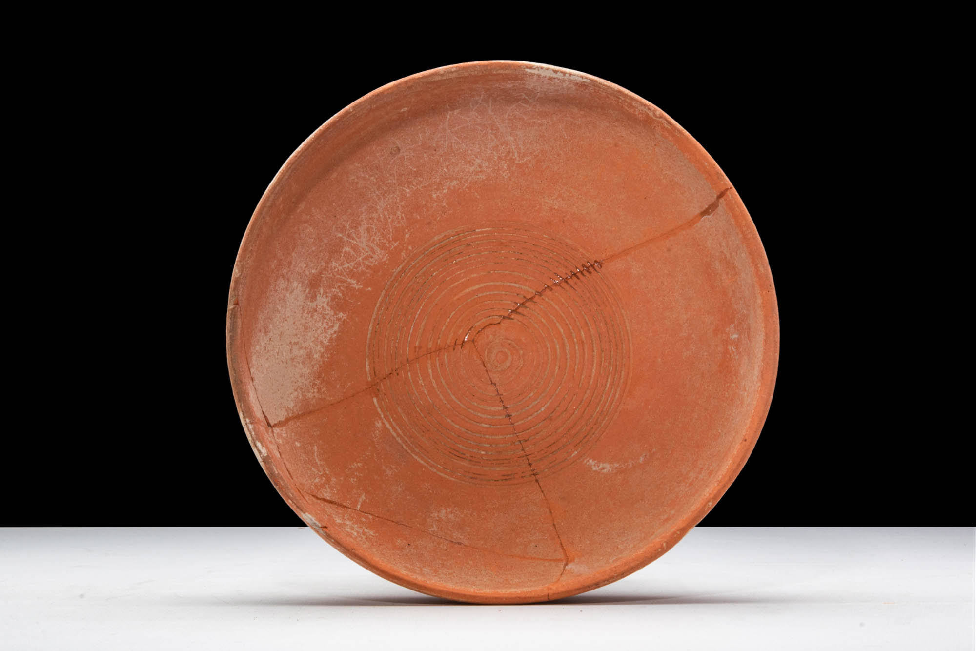 ROMAN REDWARE BOWL WITH DECORATION - Image 2 of 3