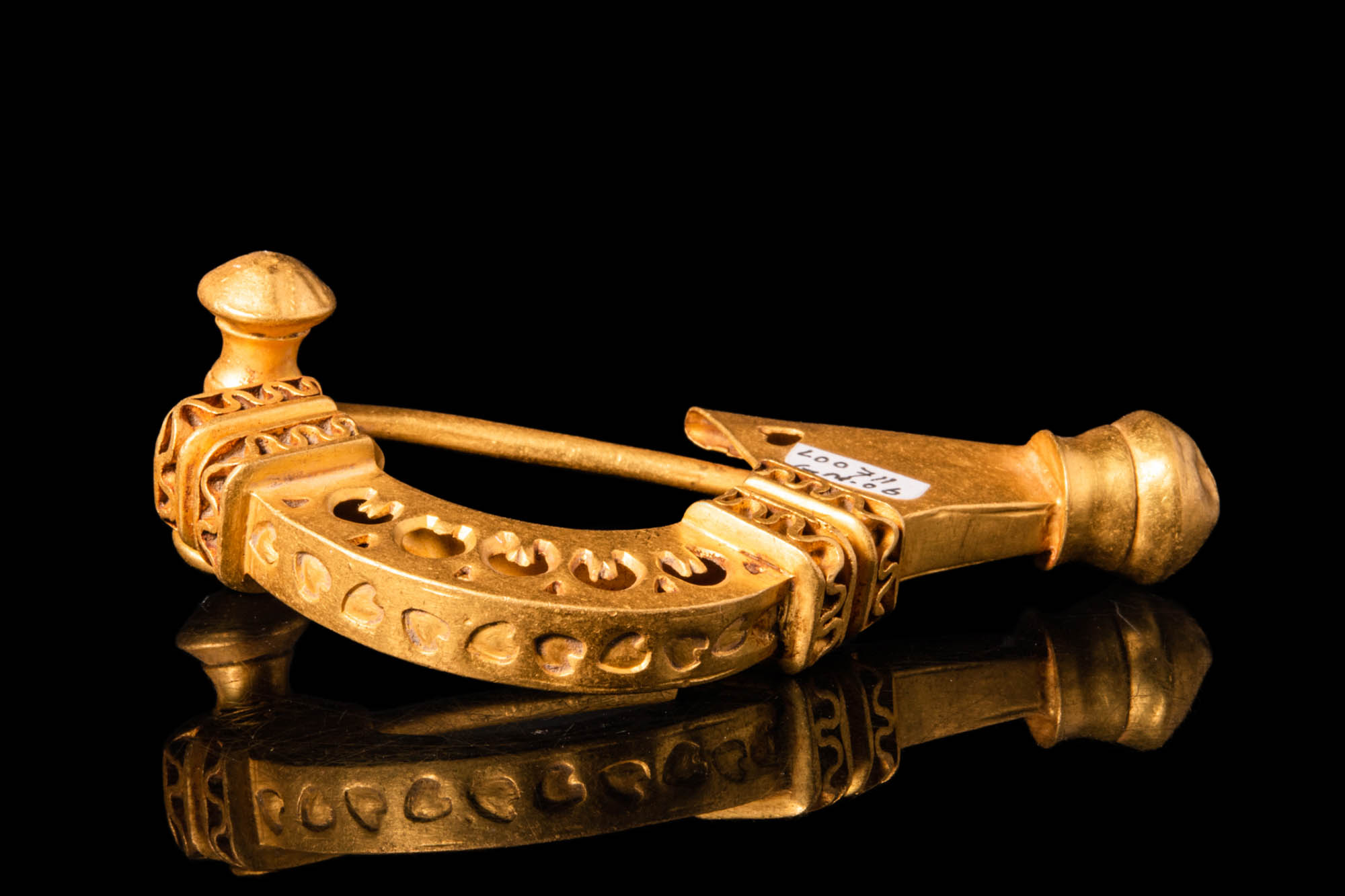 HEAVY ROMAN GOLD CROSSBOW BROOCH DECORATED WITH OPENWORK - Image 2 of 3