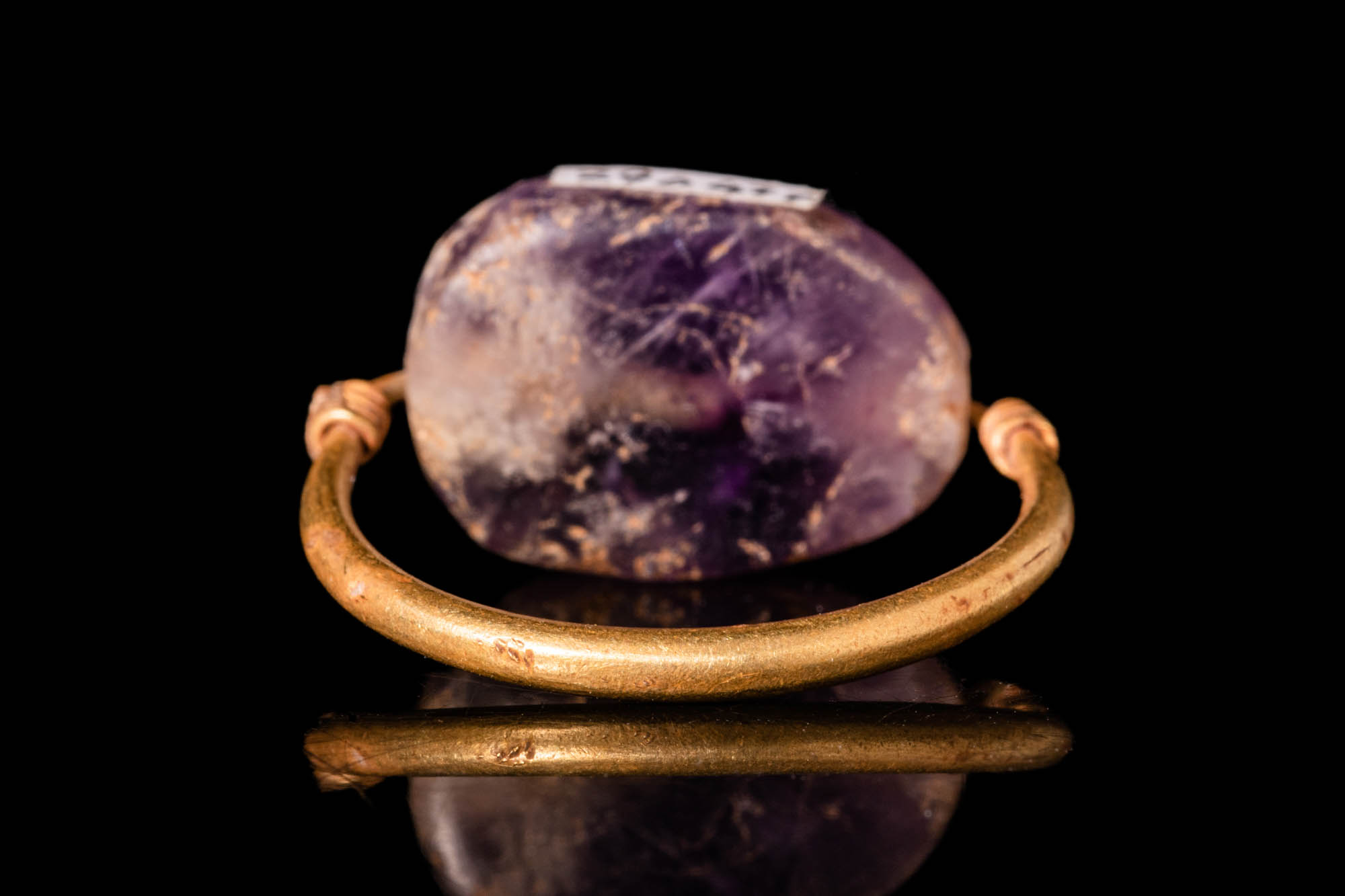 EGYPTIAN GOLD FINGER RING WITH STUNNING AMETHYST SCARAB - Image 5 of 5