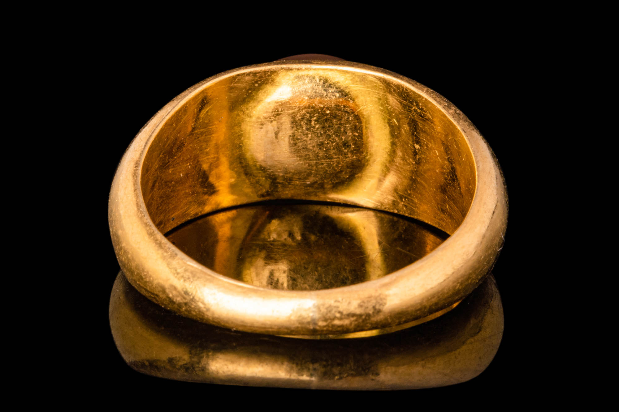 ROMAN GOLD FINGER RING WITH INTAGLIO - Image 4 of 5