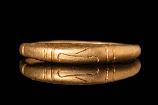 JAVANESE GOLD FINGER RING WITH SRI SYMBOL