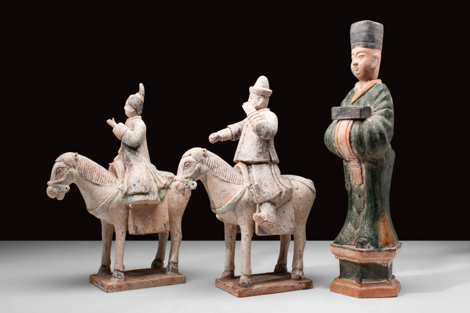 COLLECTION OF THREE CHINESE MING TERRACOTTA STATUETTES - Image 3 of 6