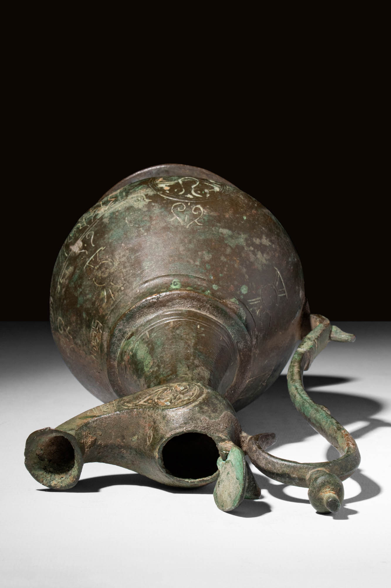 MEDIEVAL KHORASAN COPPER ALLOY EWER - Image 5 of 6