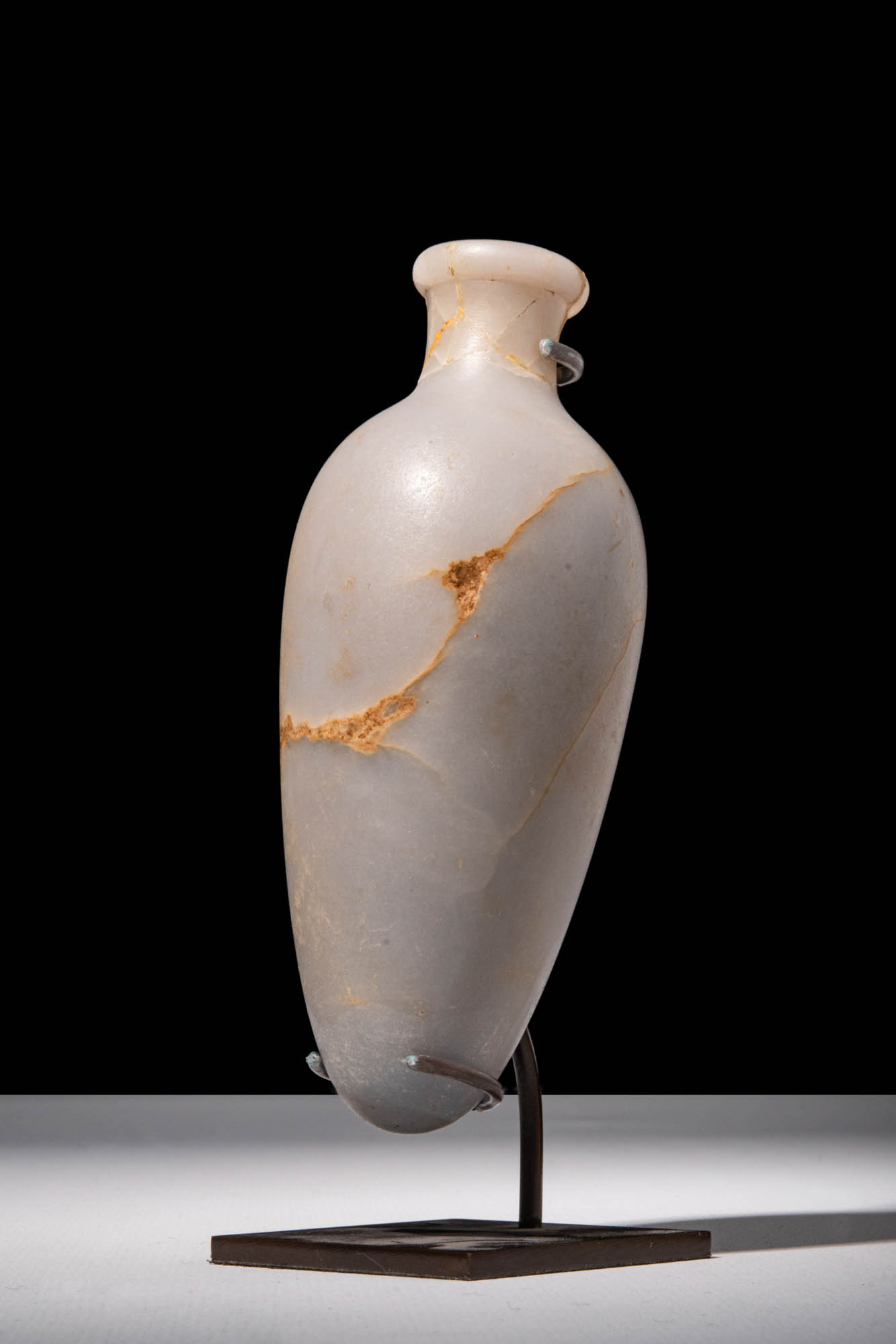 EGYPTIAN ANHYDRITE KOHL VASE - Image 2 of 5