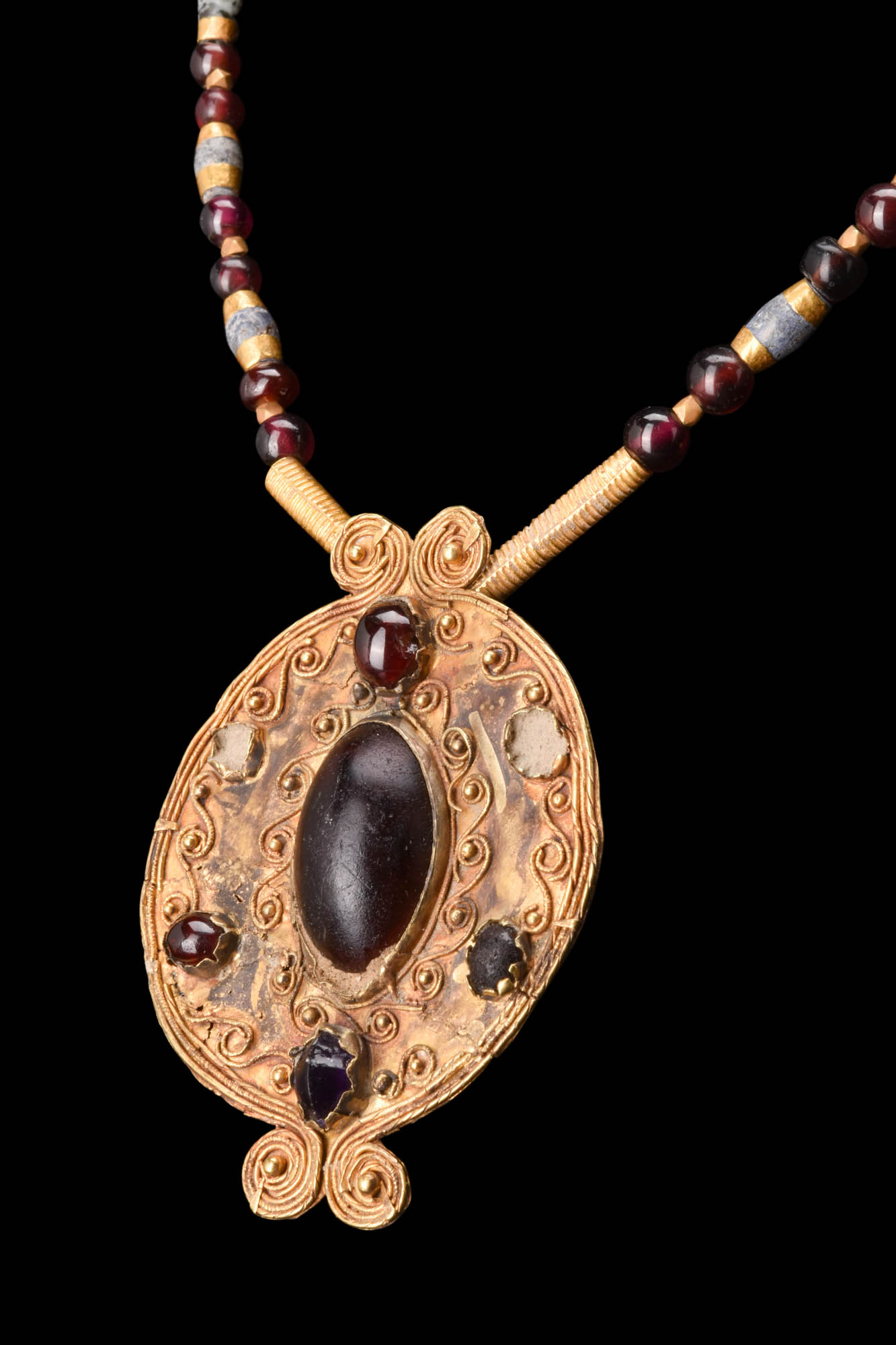 HELLENISTIC GOLD PENDANT AND NECKLACE - Image 5 of 7