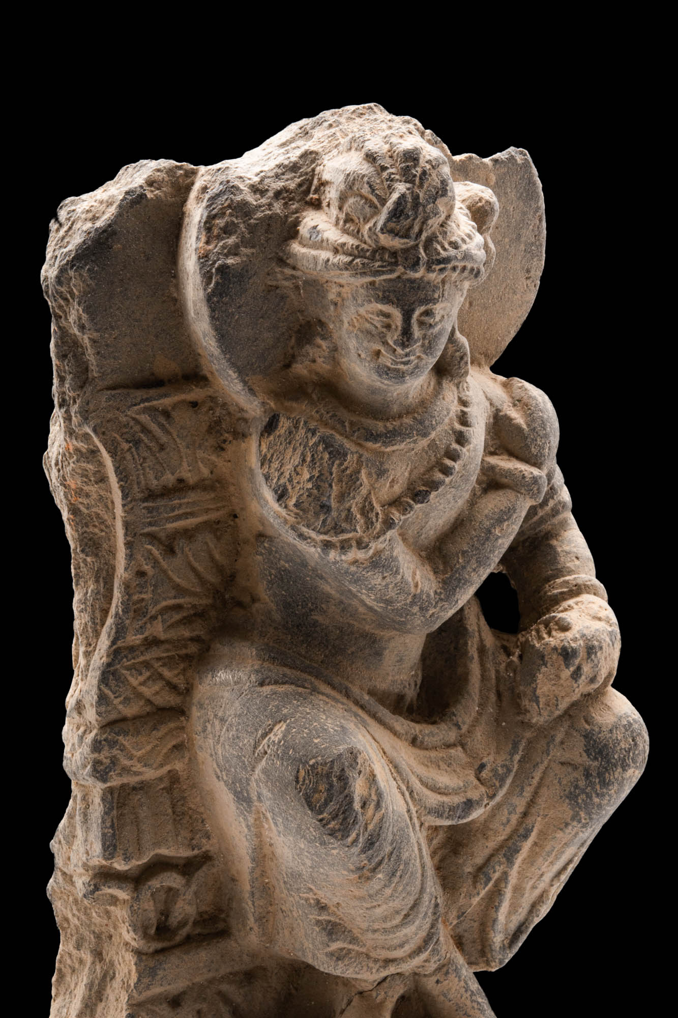 GANDHARAN SCHIST STONE SEATED BODHISATTVA - Image 6 of 7