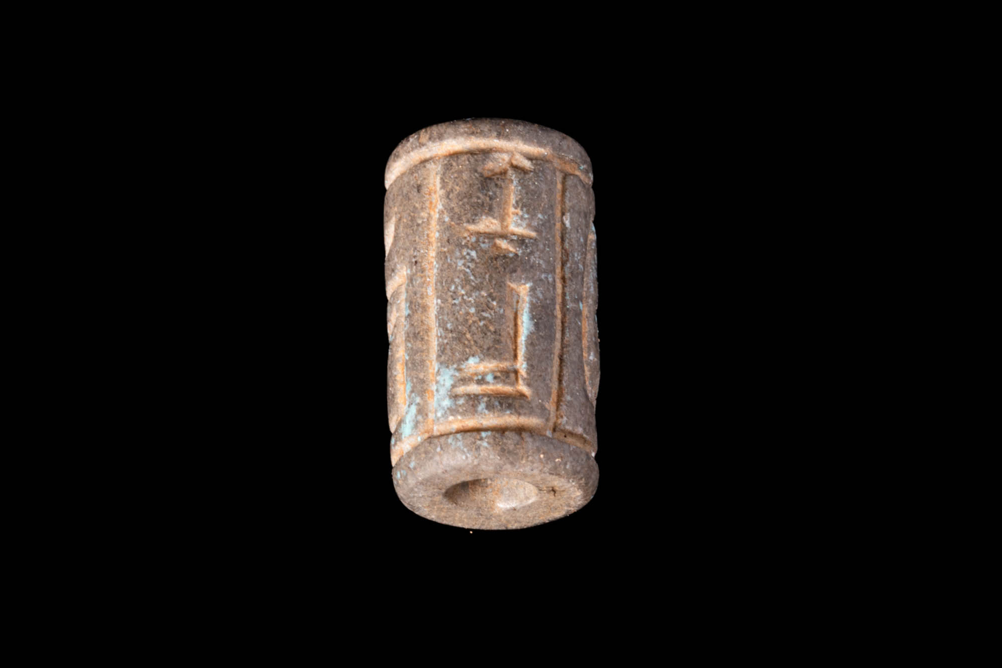 EGYPTIAN BLACK HARD STONE CYLINDER SEAL INSCRIBED - Image 3 of 4