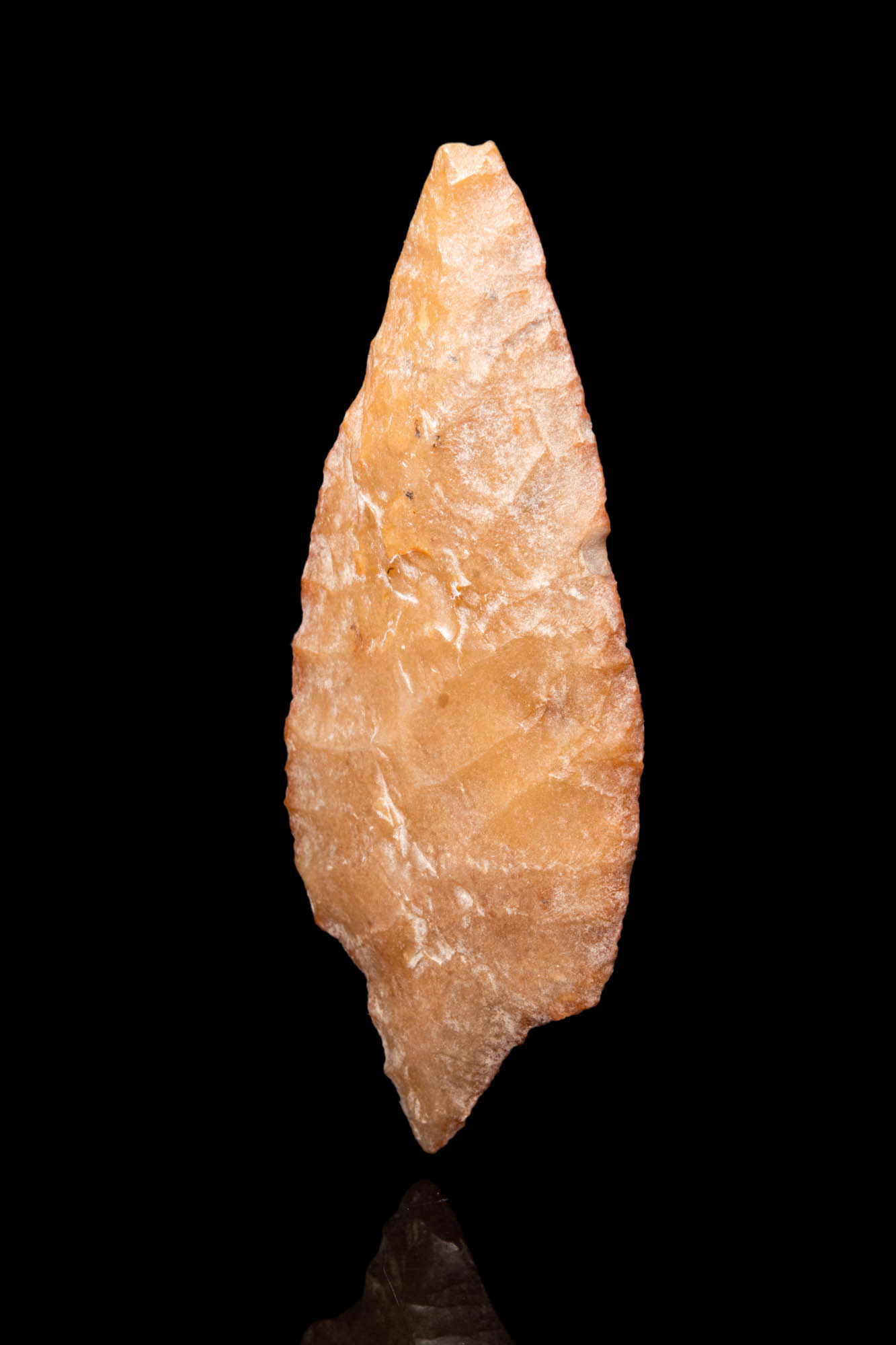 NEOLITHIC FLINT ARROW POINT - Image 2 of 3