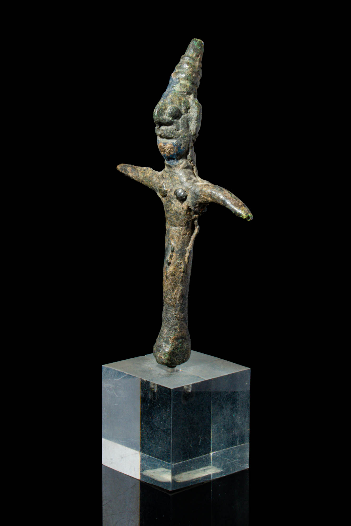 PHOENICIAN STATUETTE CRUCIFORM SHAPED DEPICTING A GODDESS - Image 2 of 3