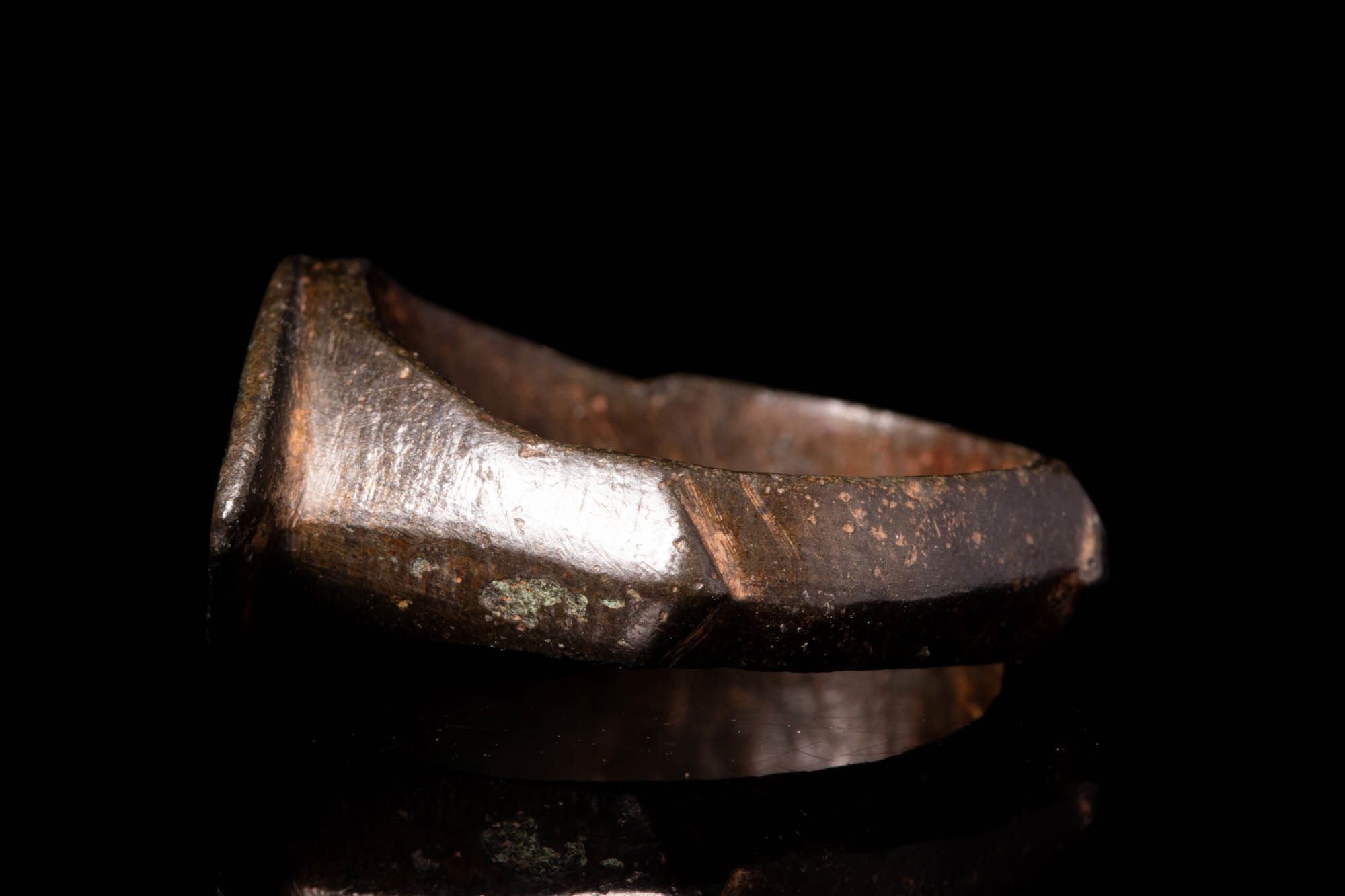 BYZANTINE BRONZE RING WITH ALMOND SHAPE BEZEL - Image 3 of 4