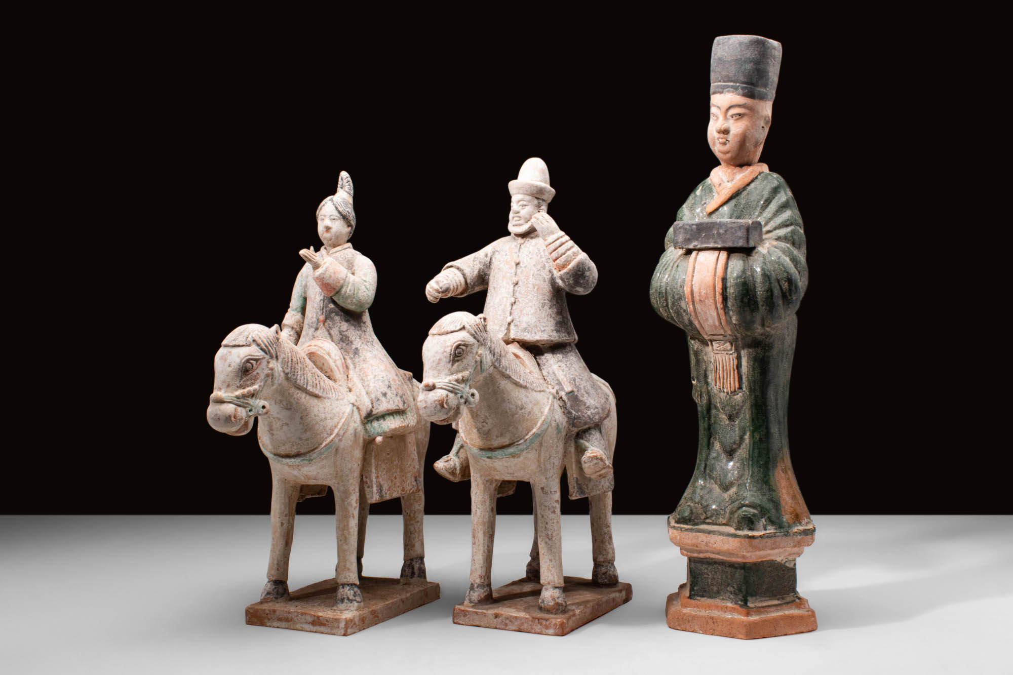COLLECTION OF THREE CHINESE MING TERRACOTTA STATUETTES - Image 2 of 6