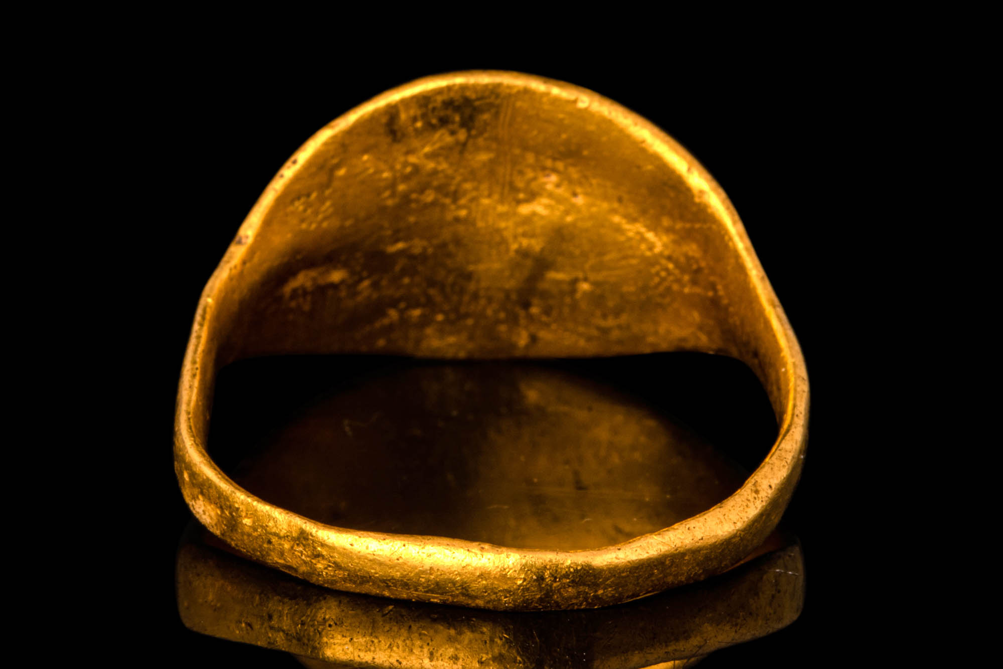 GREEK HELLENISTIC GOLD RING WITH NIKE - Image 5 of 5