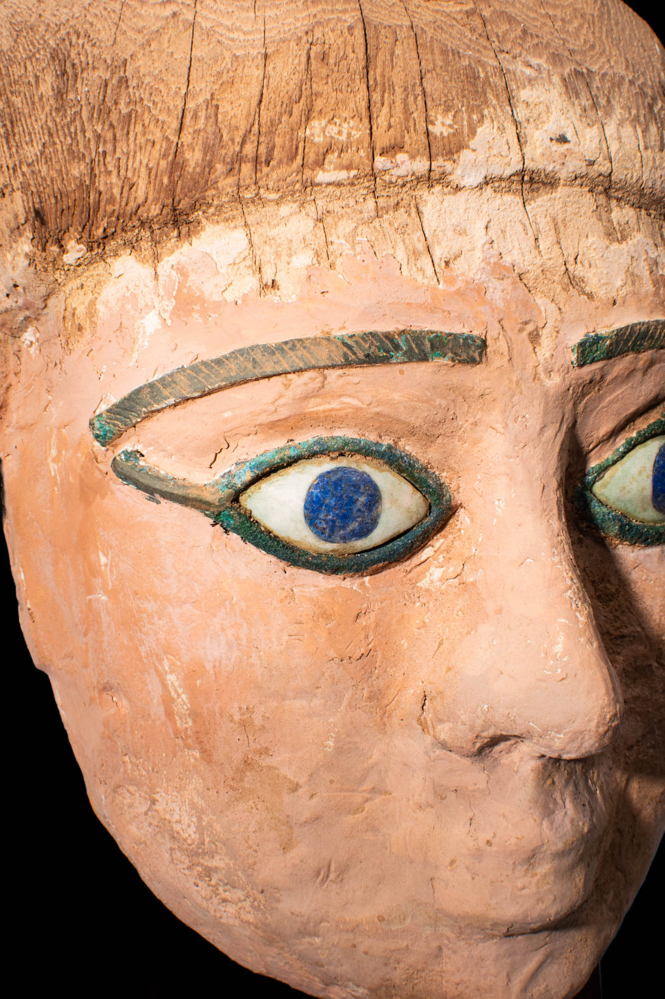 EGYPTIAN WOOD SARCOPHAGUS MASK WITH BRONZE EYES - Image 4 of 4