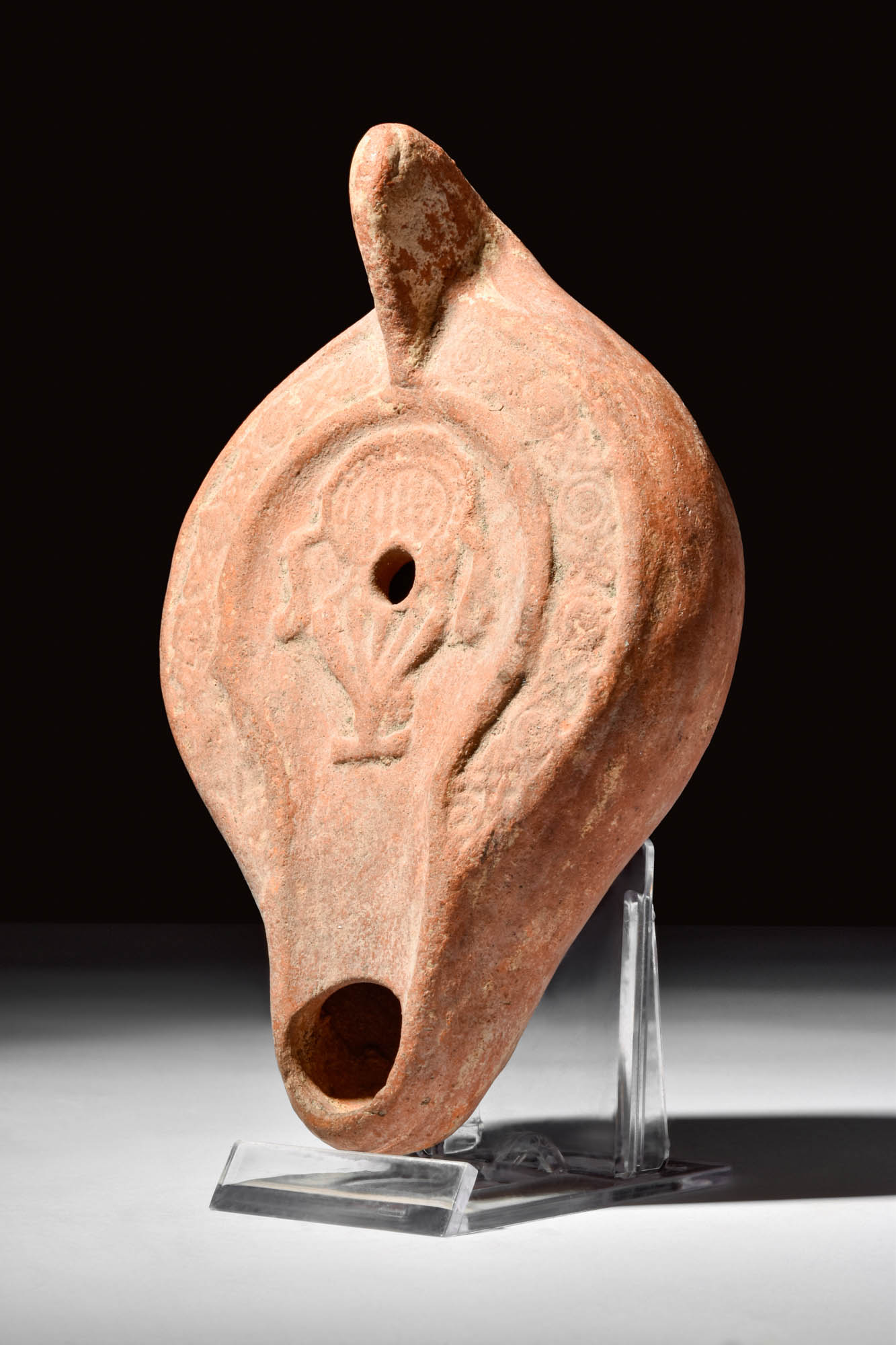 ROMAN TERRACOTTA OIL LAMP WITH A KRATER - Image 2 of 2