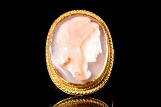 NEO-CLASSICAL CAMEO IN GOLD RING DEPICTING A VEILED WOMAN
