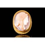 NEO-CLASSICAL CAMEO IN GOLD RING DEPICTING A VEILED WOMAN