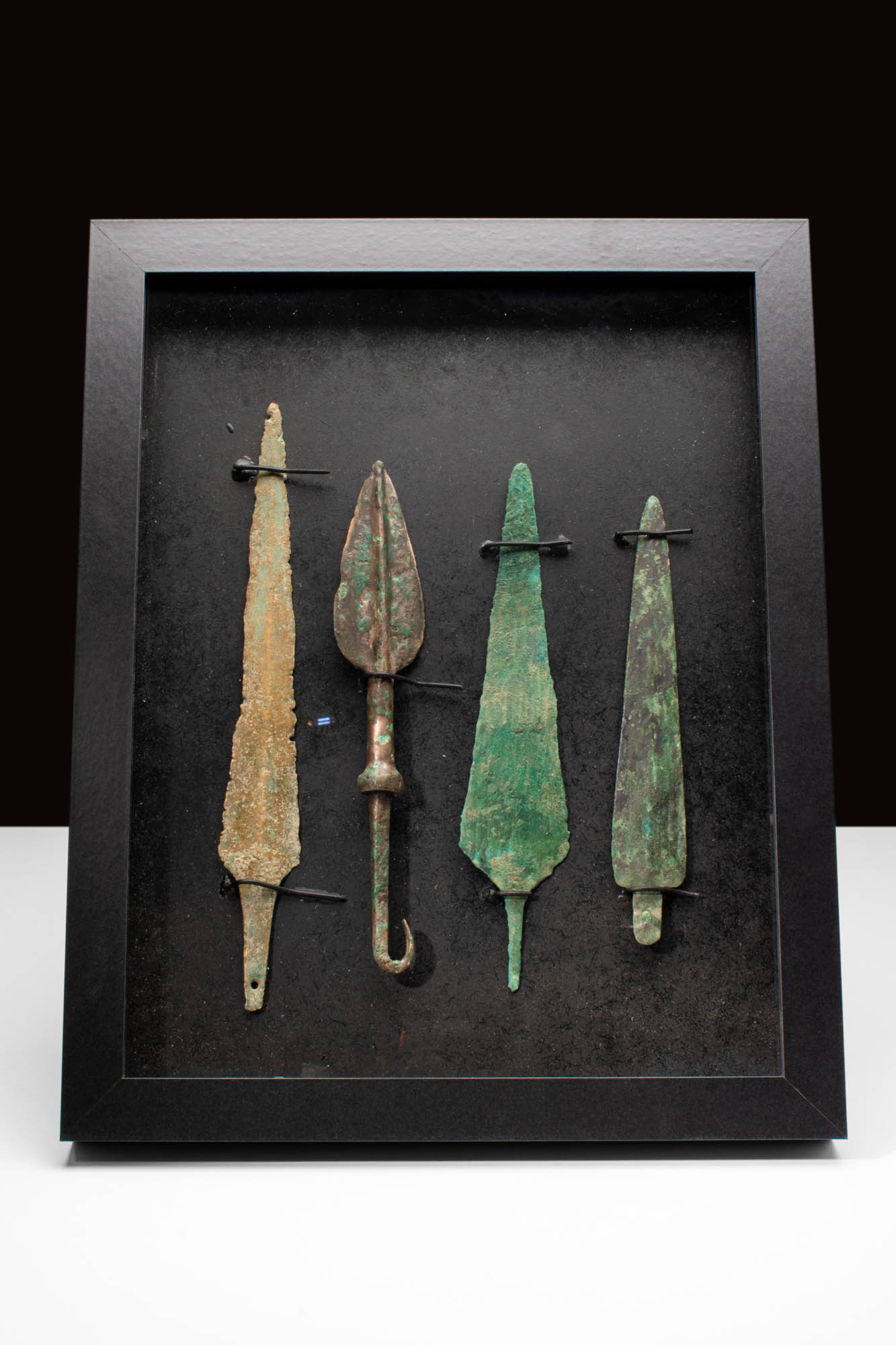 ANCIENT BRONZE AGE WEAPONS