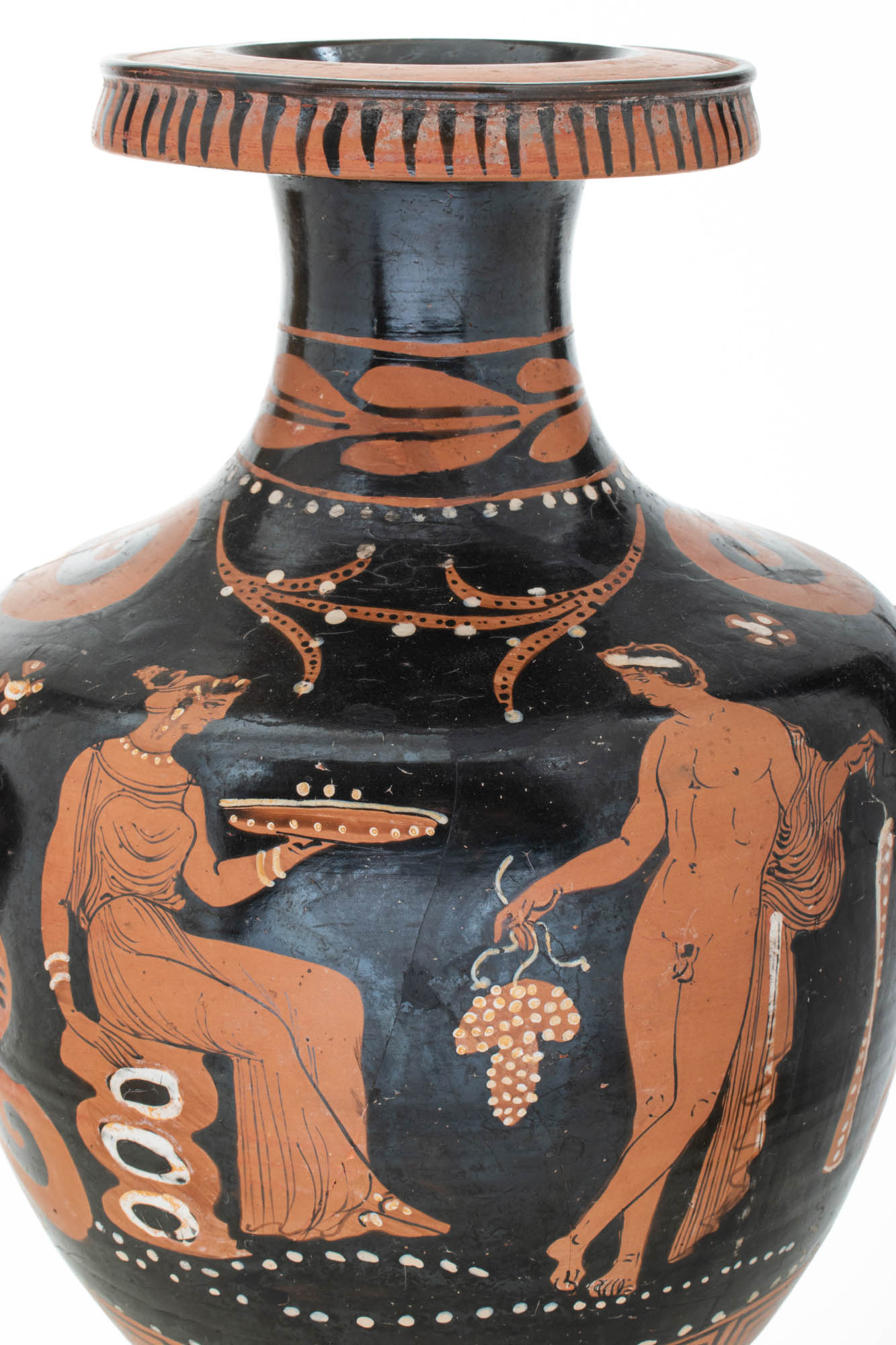 APULIAN RED-FIGURE HYDRIA WITH MAENAD AND DIONYSUS - Image 2 of 8