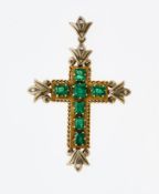 Kreuzanhänger mit Smaragden