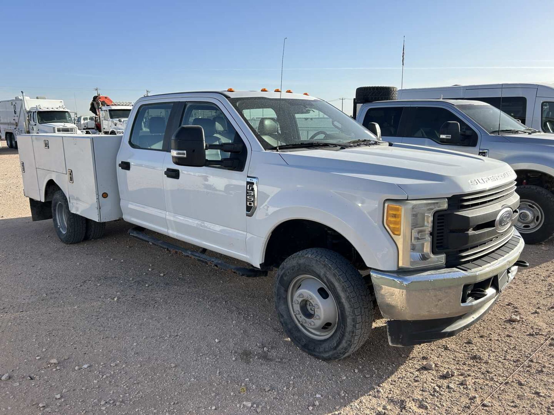 2017 FORD F350 CREW CAB MECHANIC’S TRUCK - Image 2 of 10