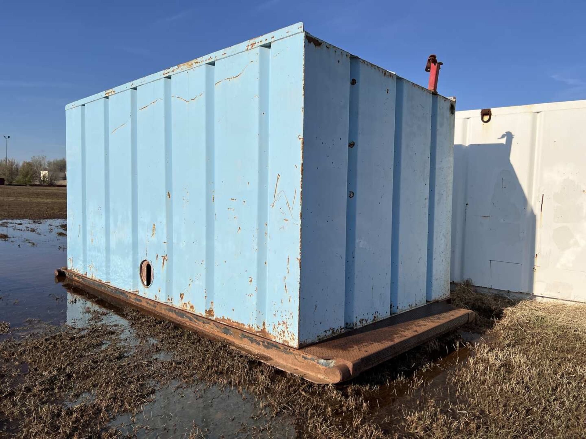 18'L X 9'W X 9'H SKIDDED STEEL STORAGE HOUSE - Image 4 of 5