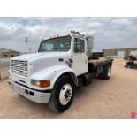 2000 INTERNATIONAL 4900 4X2 S/A DAYCAB WINCH TRUCK