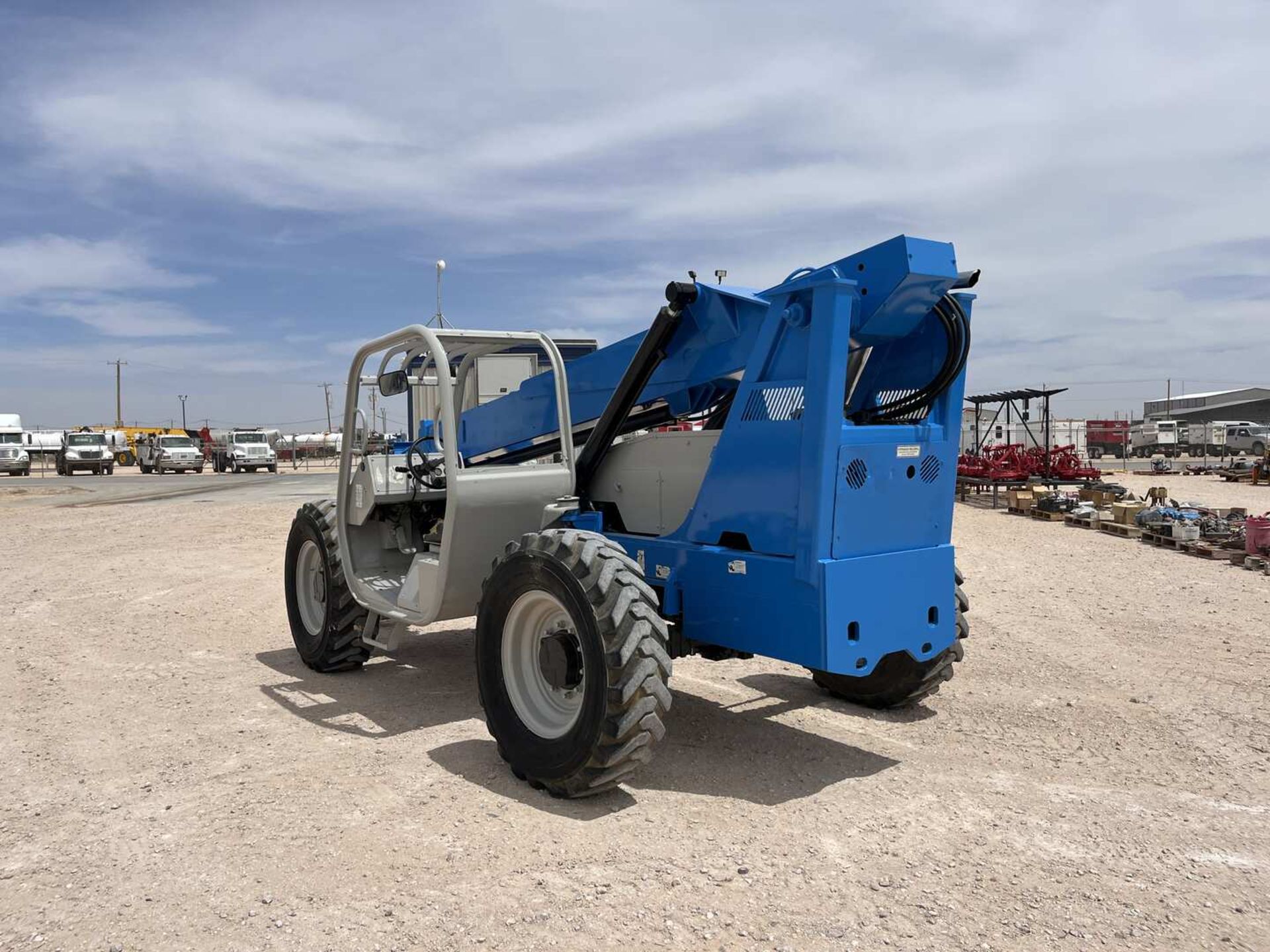 GENIE GTH-636 TELEHANDLER FORKLIFT - Image 4 of 7