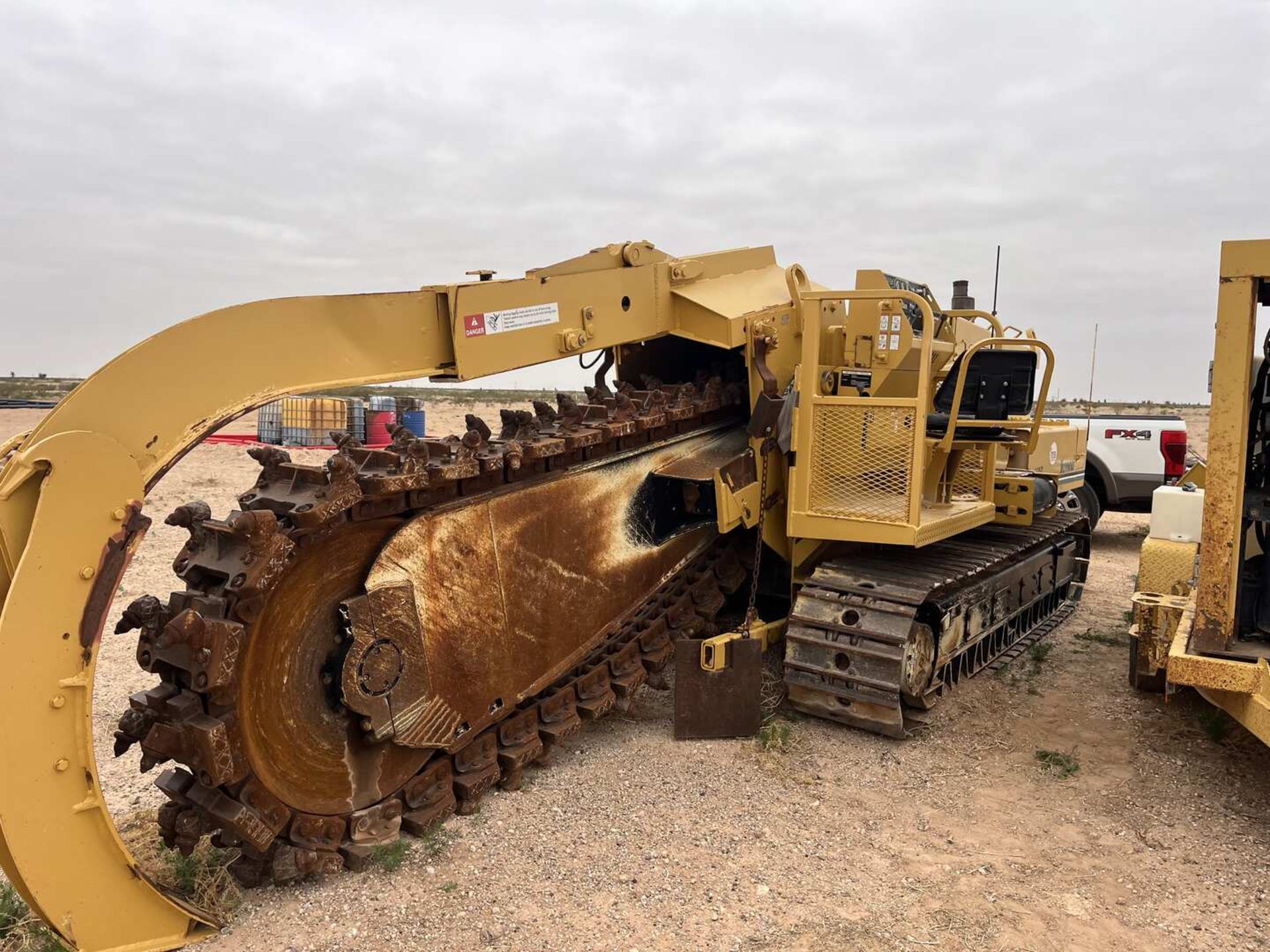 VERMEER T-655DT TRENCHER W/ ROCK SAW - Image 2 of 4