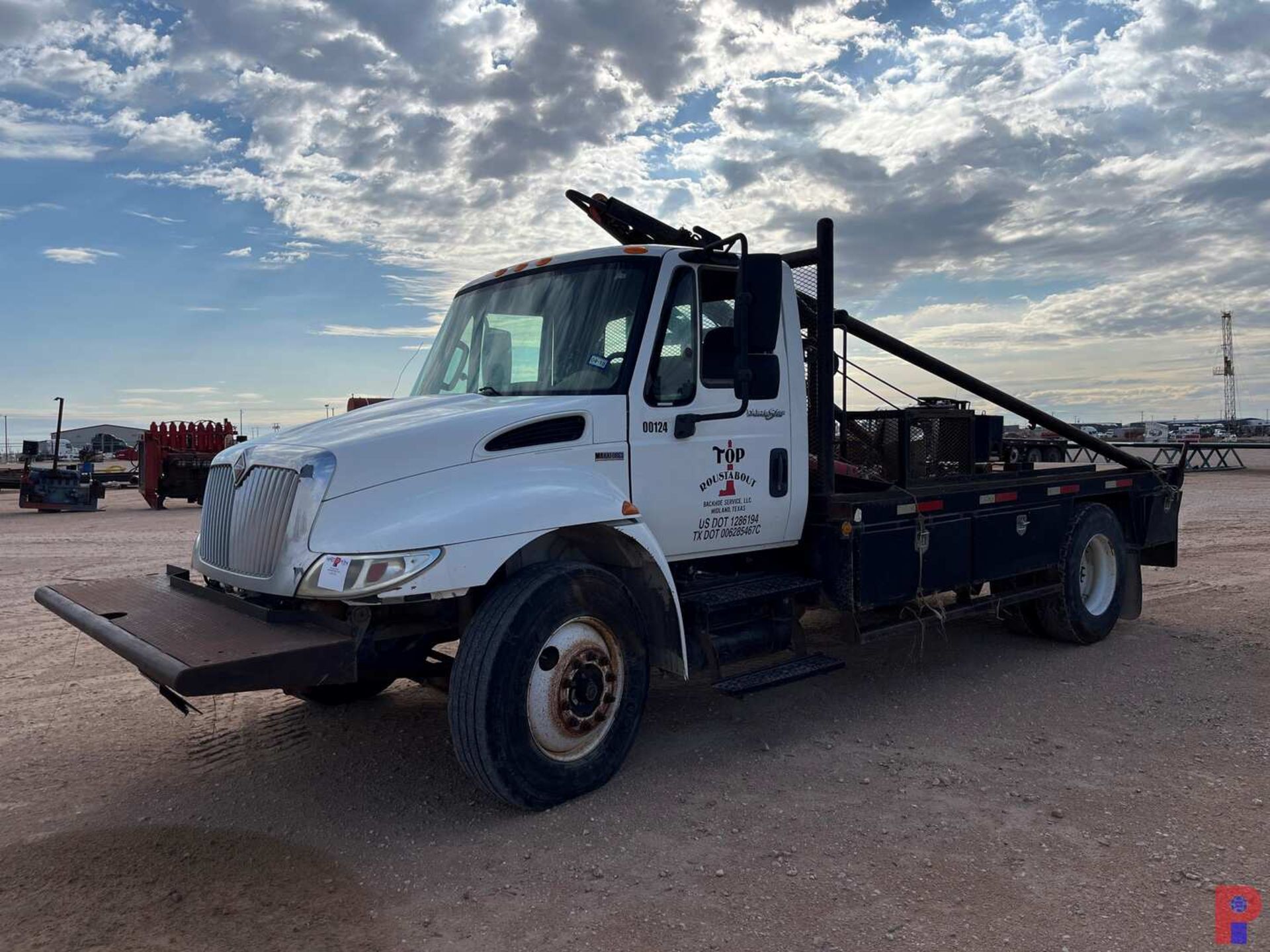 2012 INTERNATIONAL 4300 SBA 4X2 S/A GIN TRUCK - Image 2 of 8