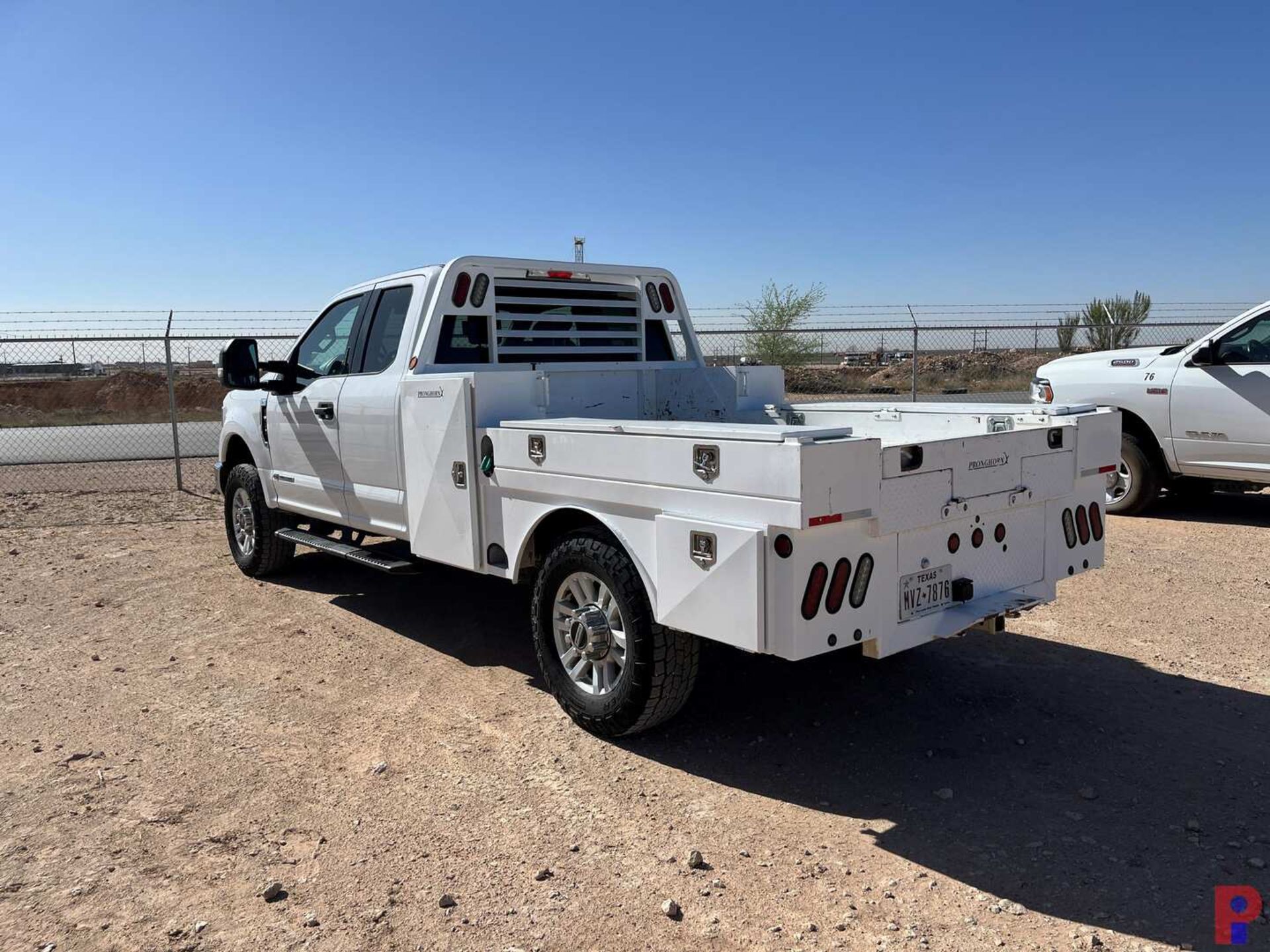 2019 FORD F-350 EXTENDED CAB PICKUP - Image 3 of 8