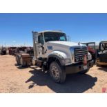 2015 MACK GU713 T/A DAYCAB VAC TRUCK