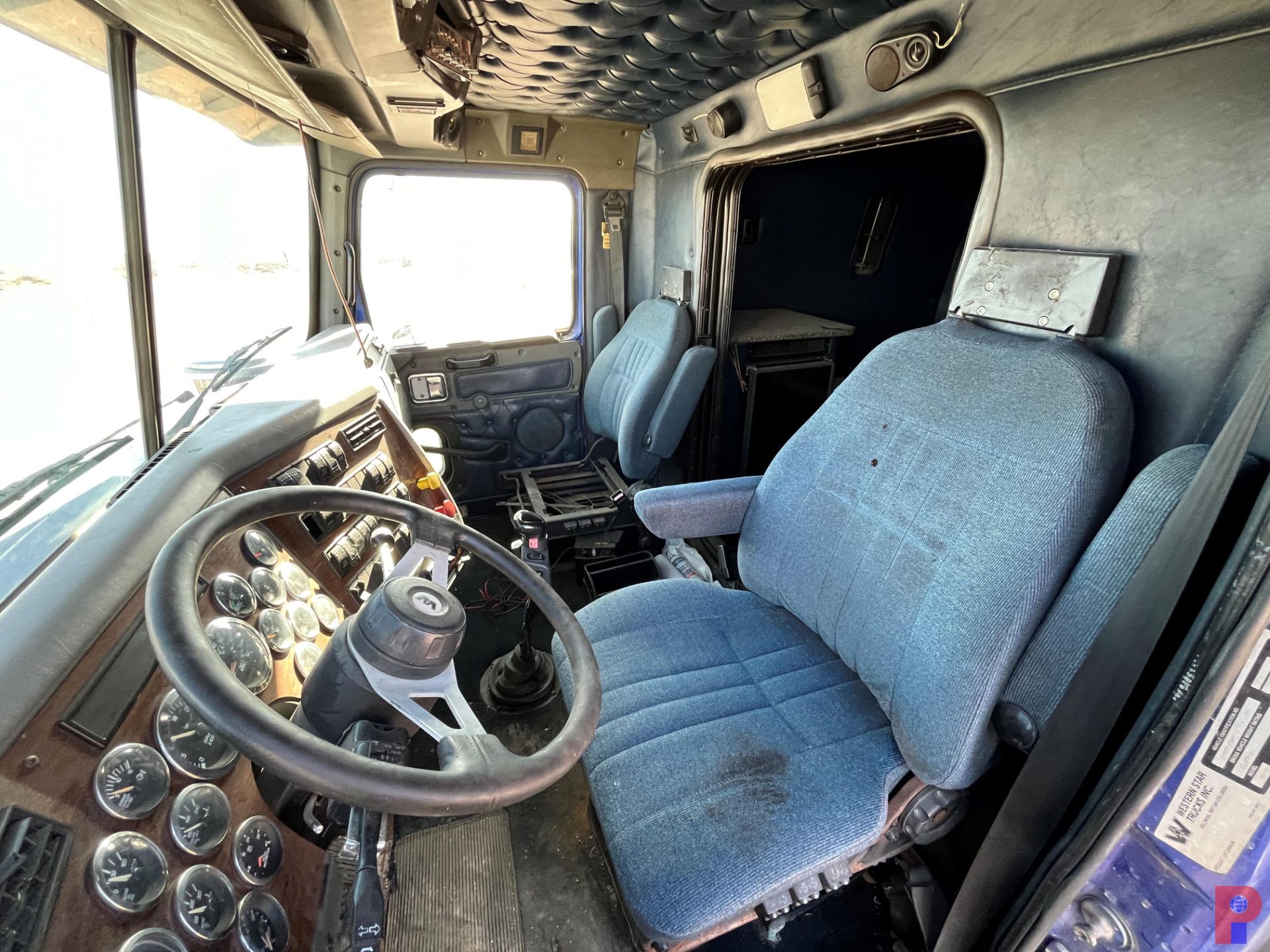 1998 WESTERN STAR 4964EX T/A SLEEPER HAUL TRUCK - Image 5 of 9