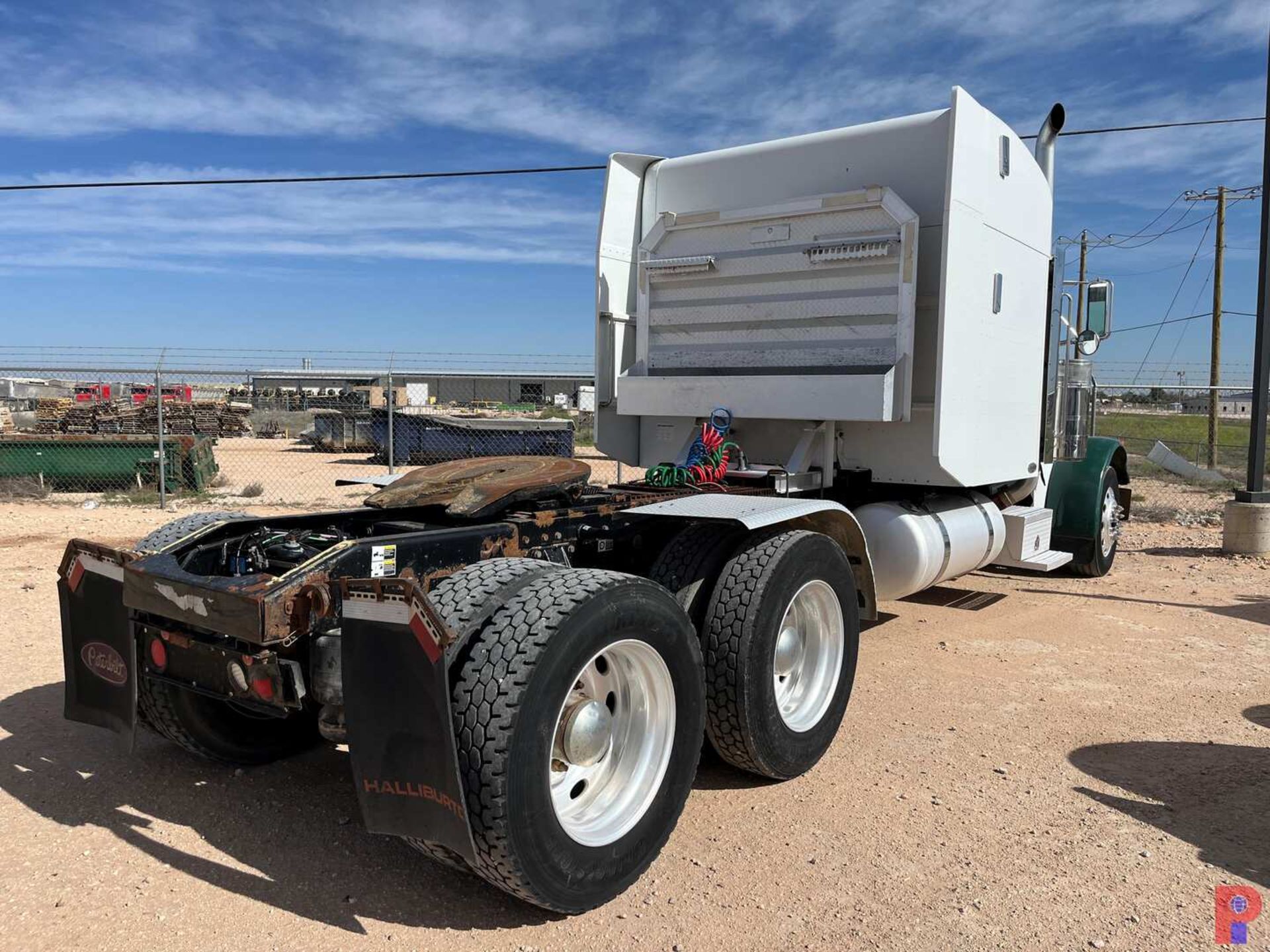 2004 PETERBILT 379 T/A SLEEPER HAUL TRUCK - Image 3 of 8