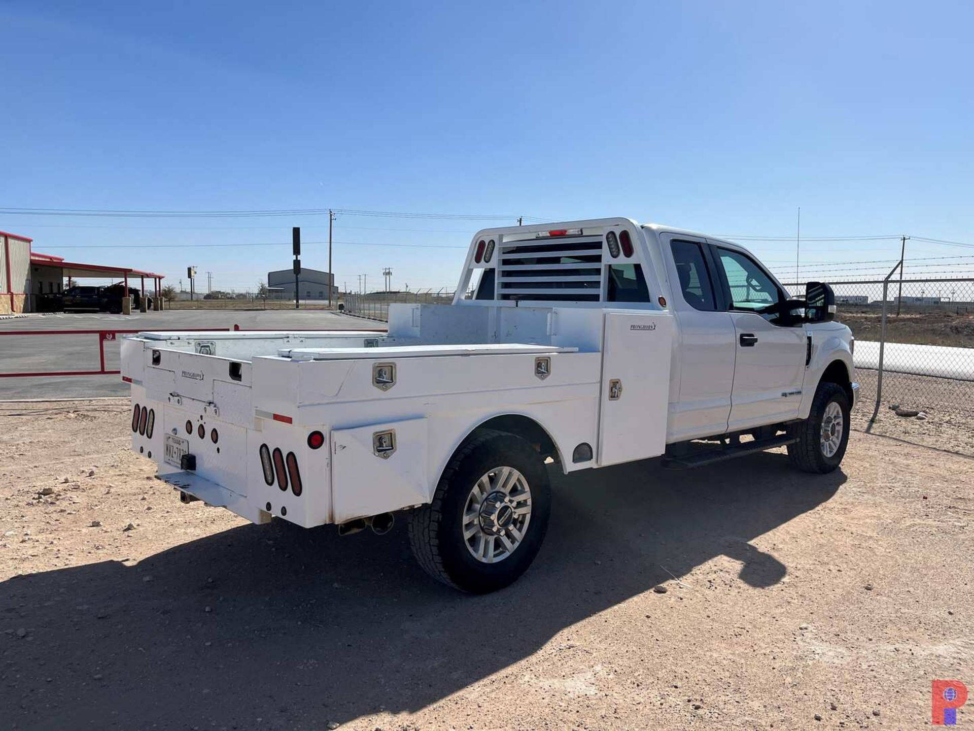 2019 FORD F-350 EXTENDED CAB PICKUP - Image 4 of 8